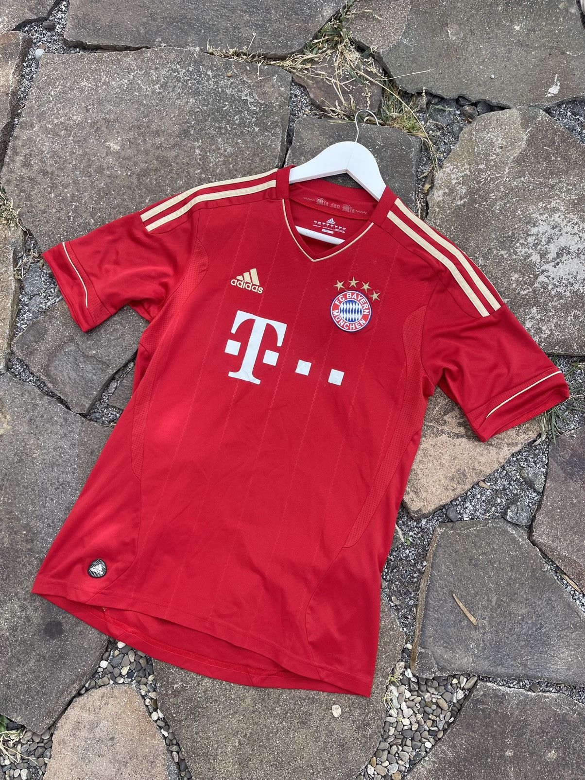 Adidas 2011 Adidas Bayern Munich red soccer jersey y2k Size US S / EU 44-46 / 1 - 5 Thumbnail