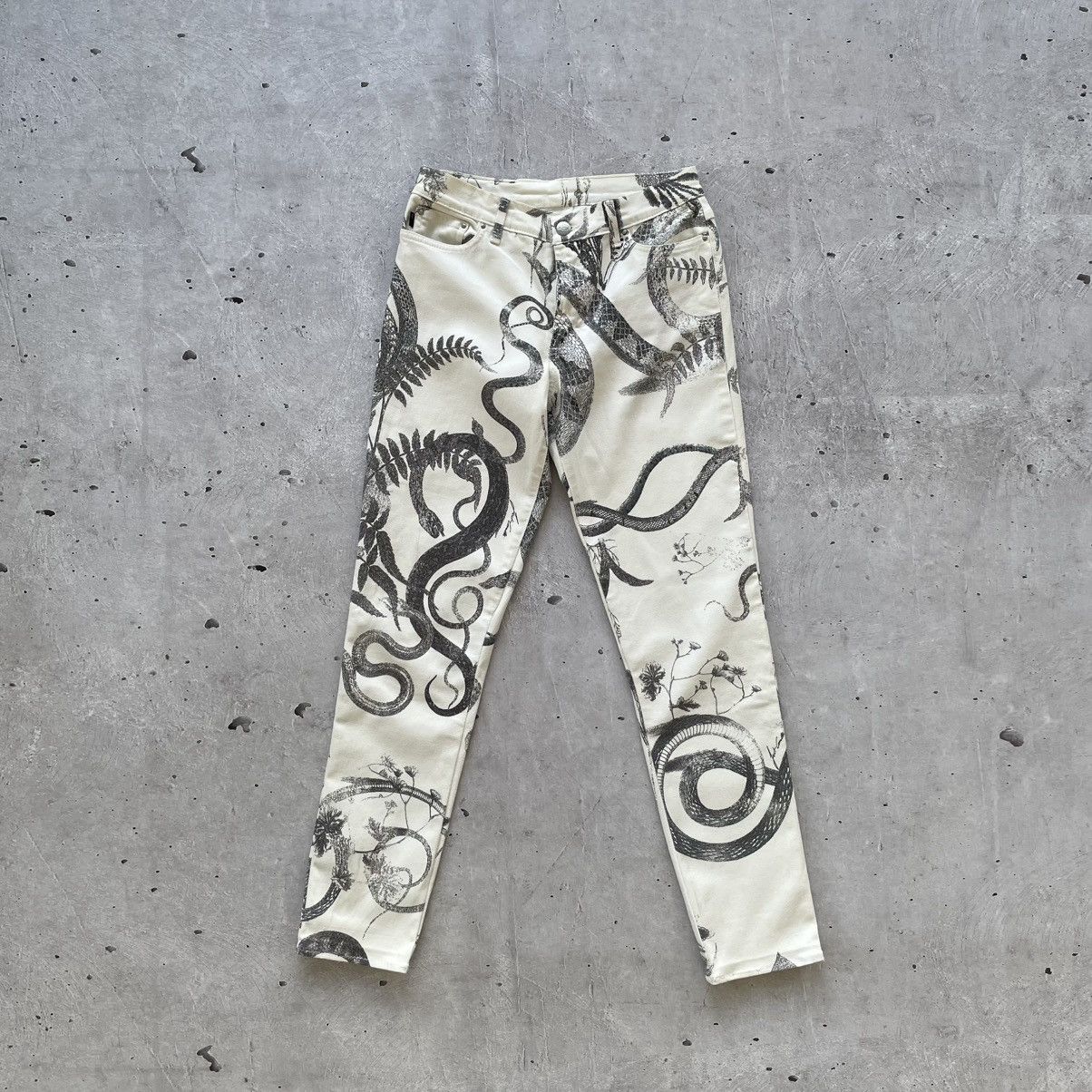 Japanese Brand × Just Cavalli Vintage Just Cavalli Snakes Printed White Jeans 28 size Size 28" / US 6 / IT 42 - 1 Thumbnail