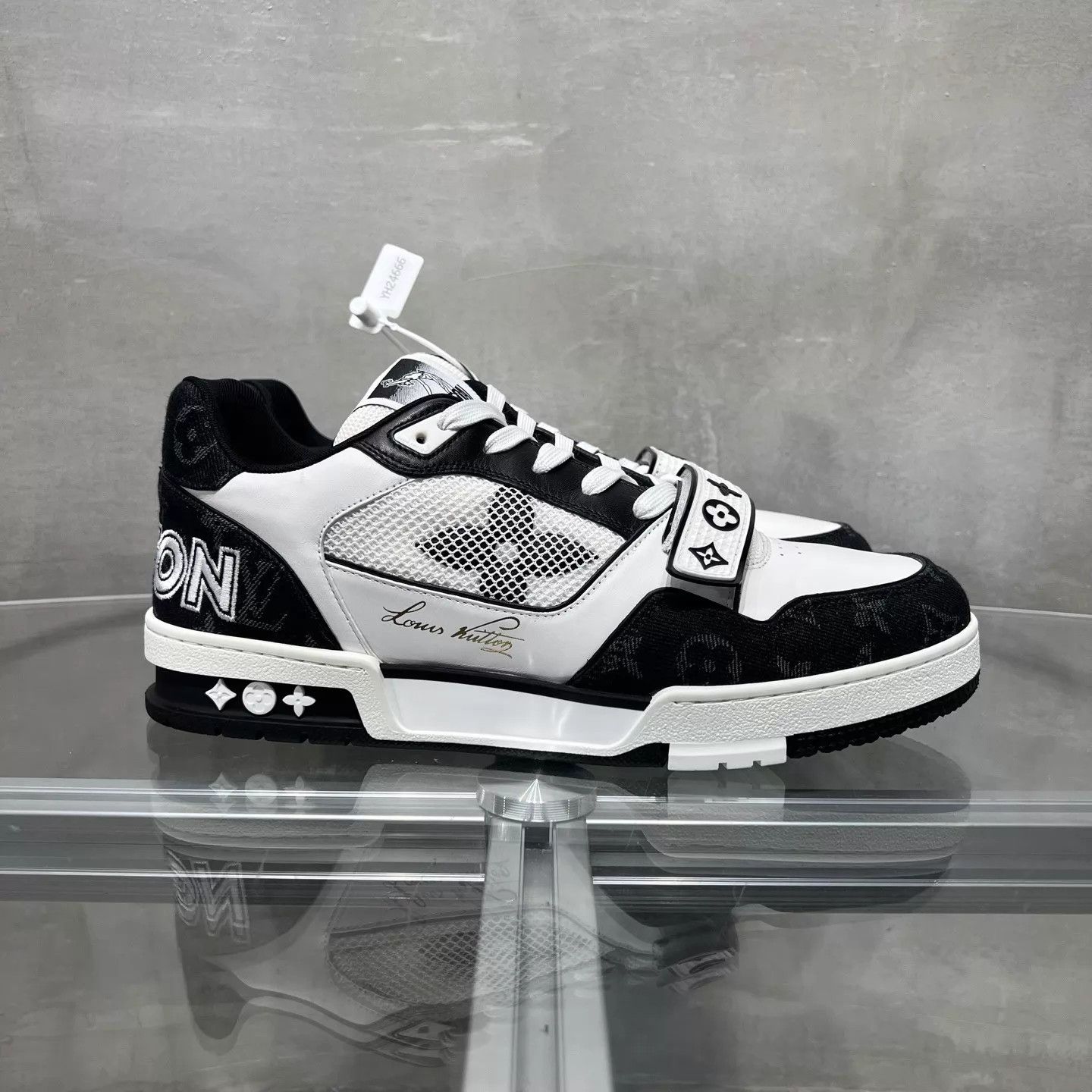 Louis Vuitton LV Trainer Black/White Velcro UK8.5/42.5 Size US 9.5 / EU 42-43 - 4 Thumbnail