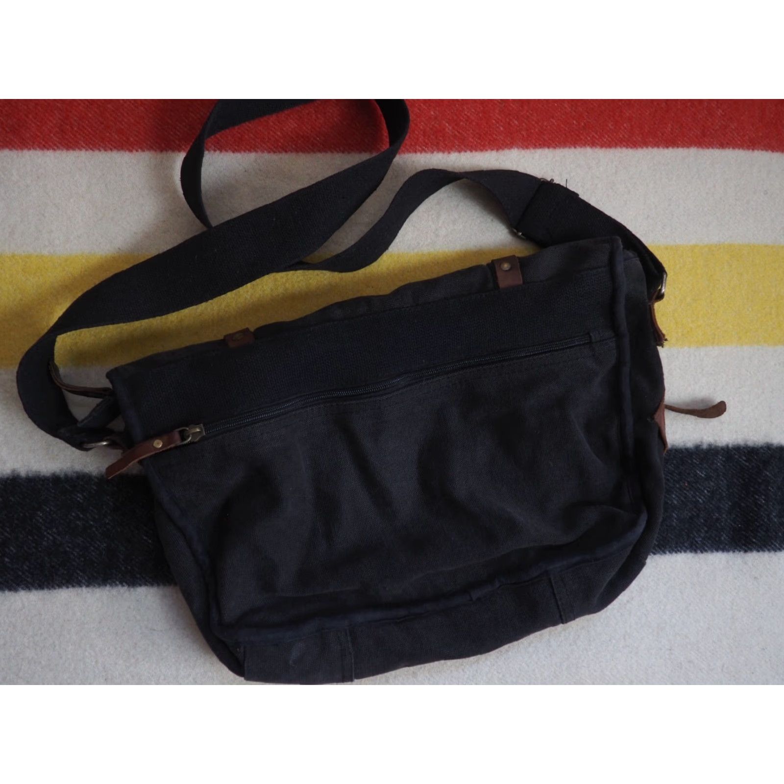 Rothco Rothco Shoulder Bag Canvas Leather Messenger Black Casual Medium Unisex Adults Nerd Pattern Solid Adjustable Strap 90s Bloodbourne Playstation Size ONE SIZE - 2 Thumbnail