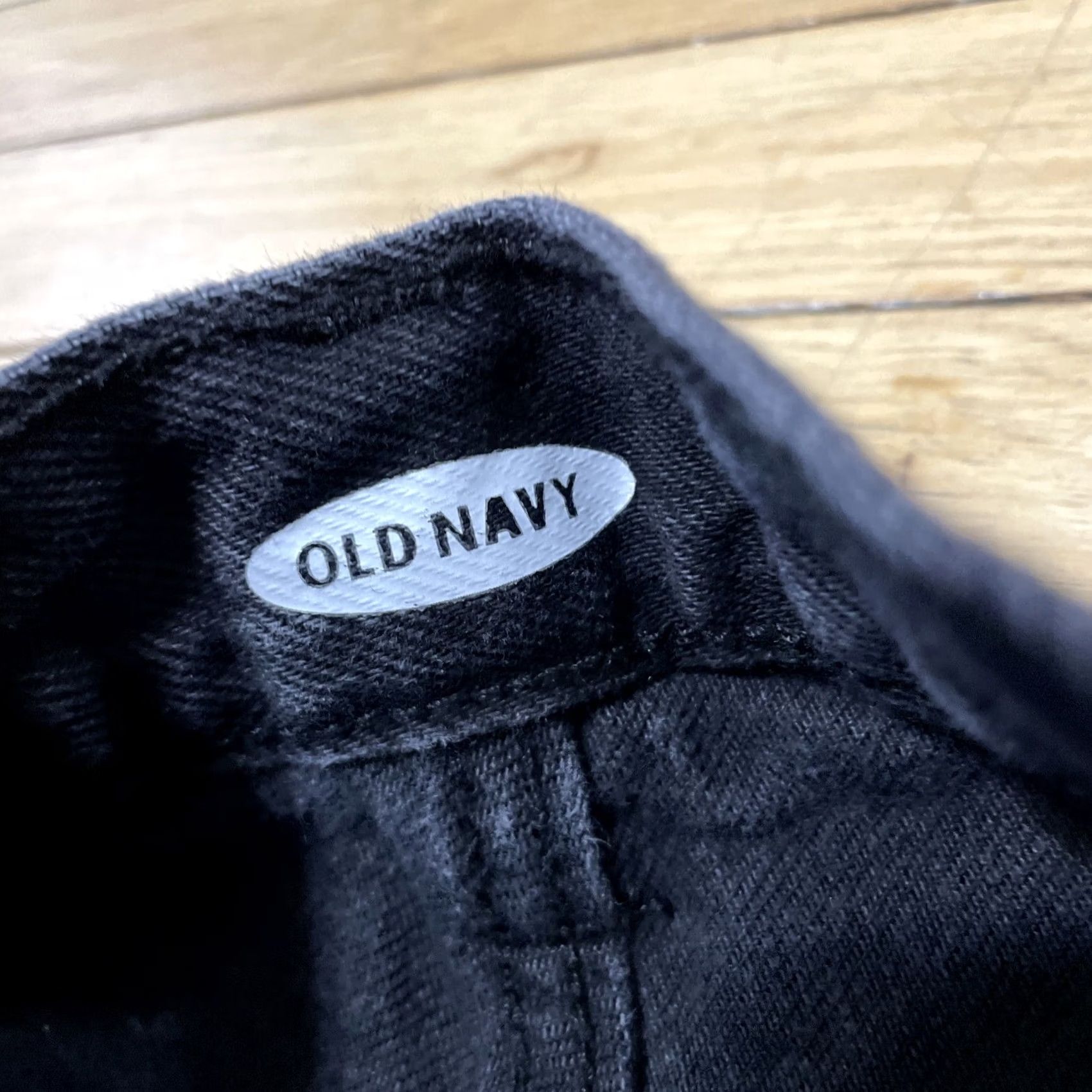 Old Navy VINTAGE OLD NAVY Denim Shorts Womens 2 Black Fringe RawHem Grunge Distres Model 2 Size 26" / US 2 / IT 38 - 4 Thumbnail