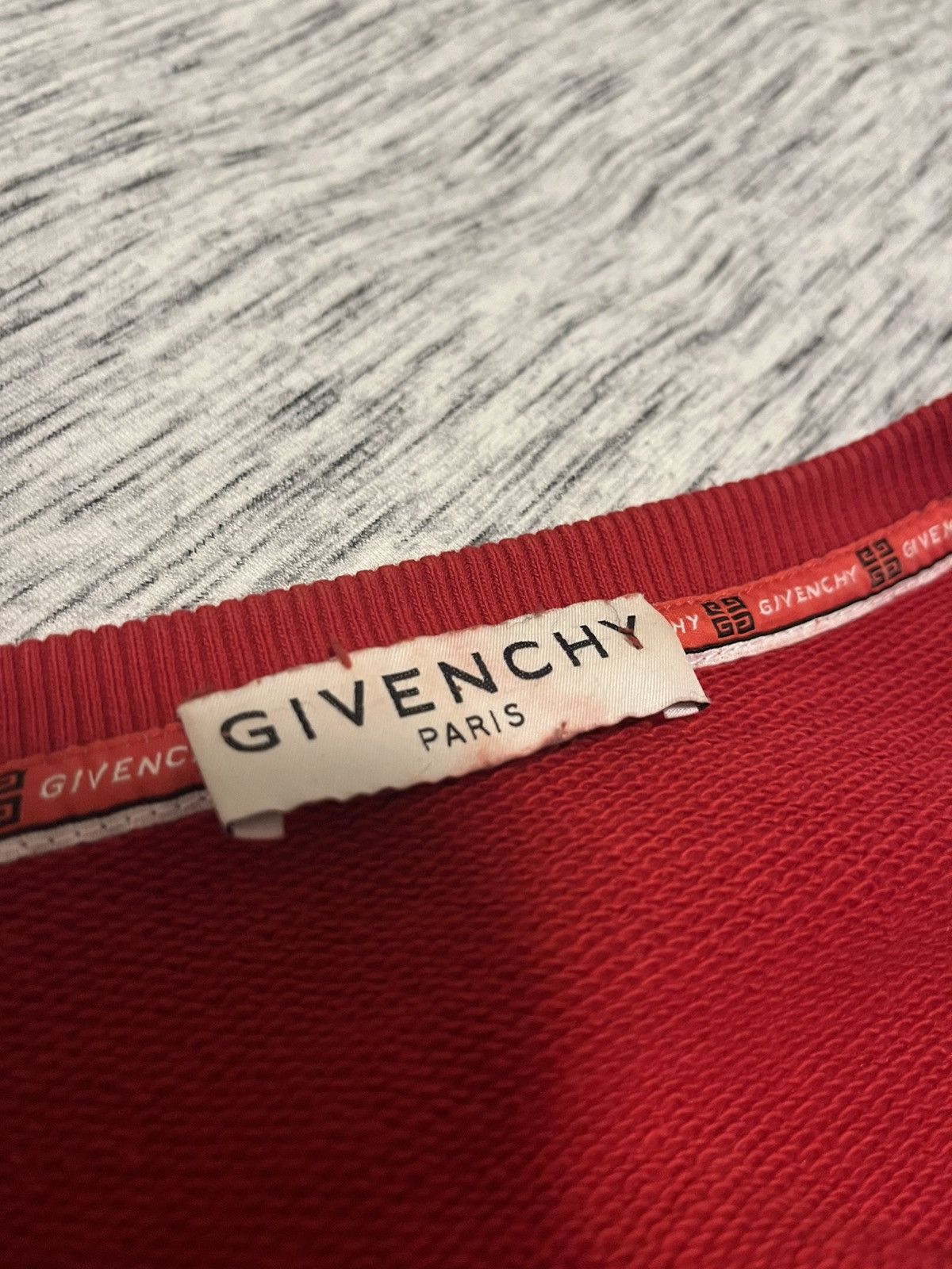 Givenchy Red Givenchy Logo Crewneck Size US M / EU 48-50 / 2 - 3 Thumbnail