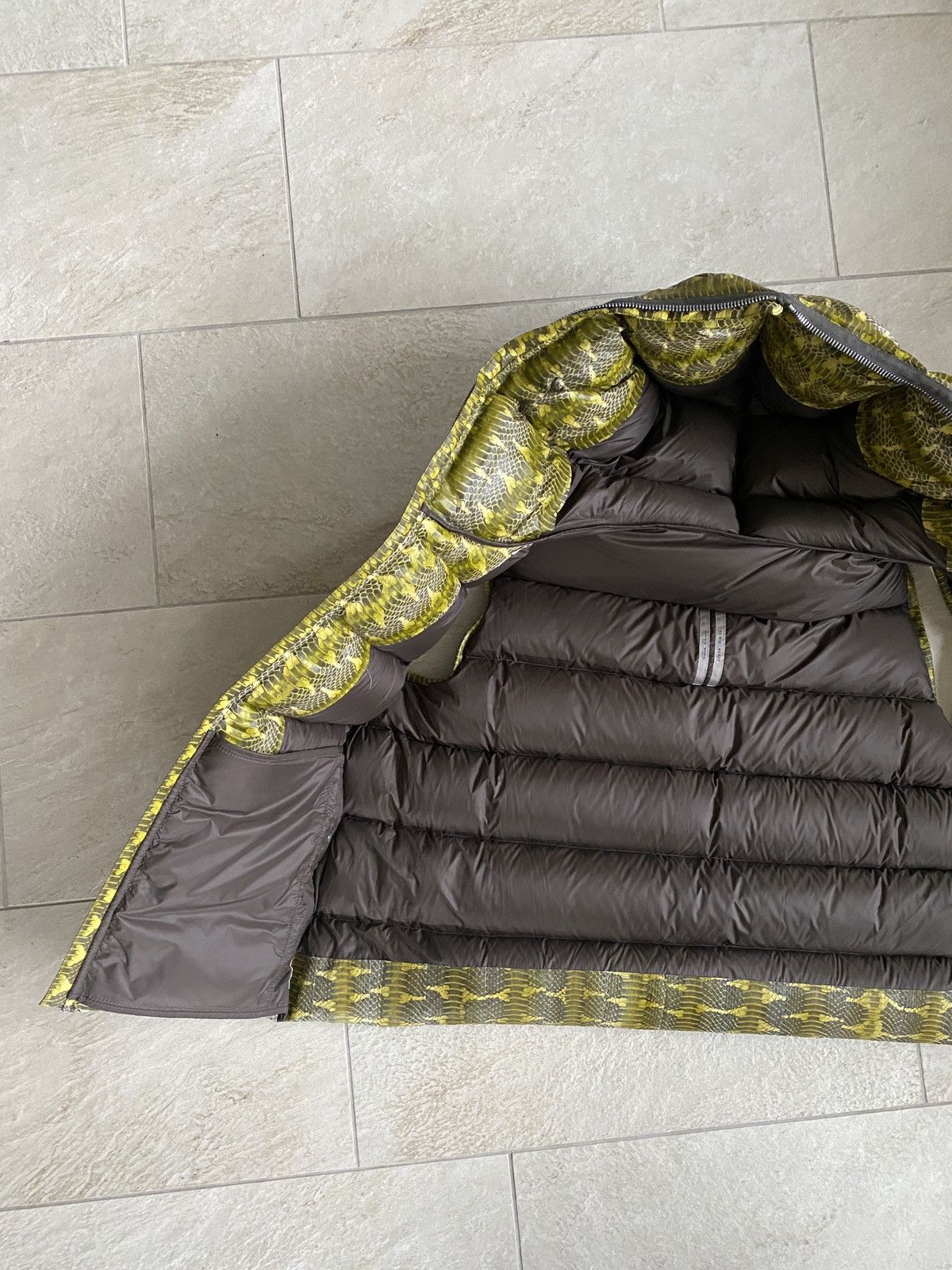 Rick Owens Rick Owens FW23 SEALED VEST PYTHON SNAKESKIN Size US L / EU 52-54 / 3 - 15 Thumbnail