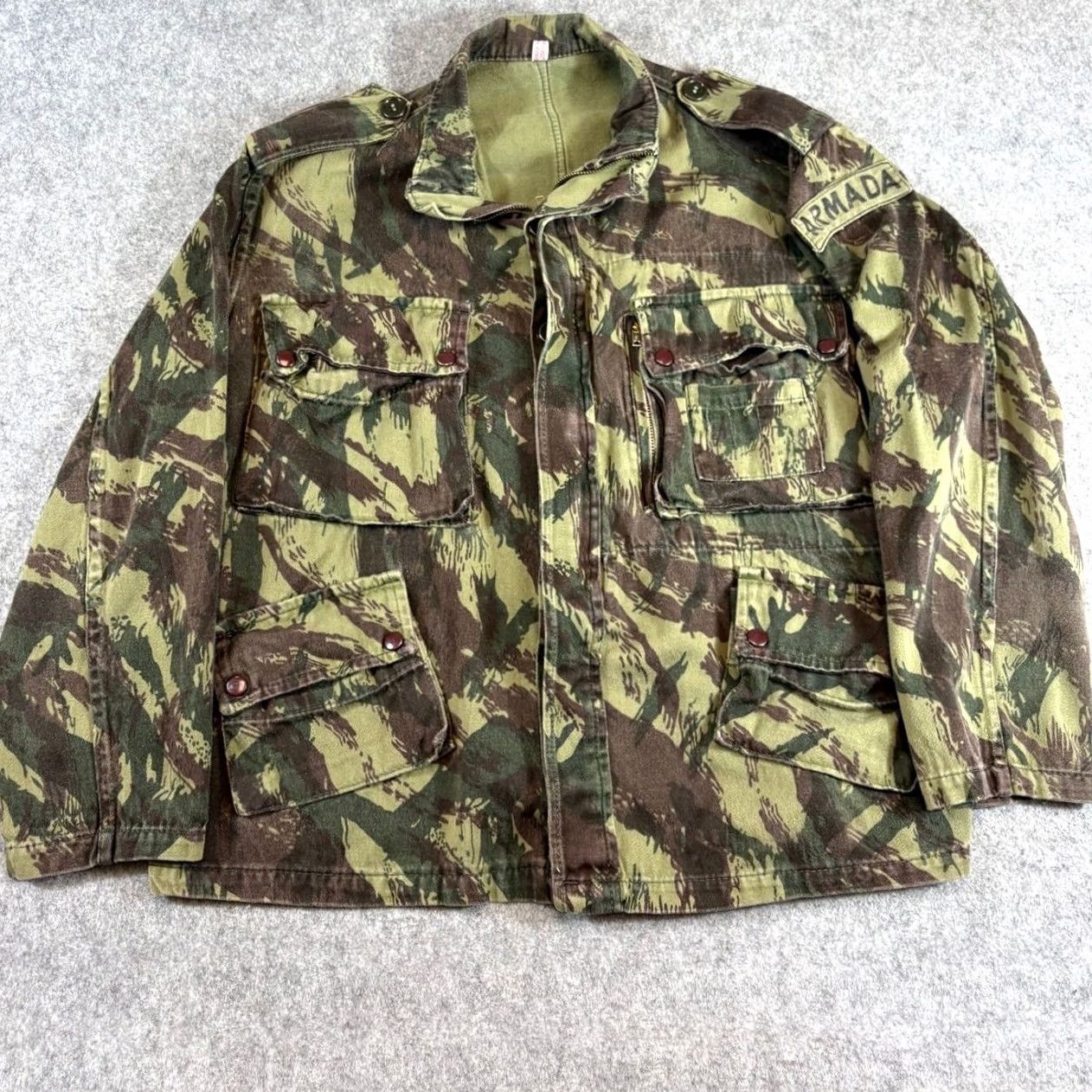 Vintage VINTAGE Military Jacket Shirt Camouflage Lizard 80s Portugal M64 54 Men Size US L / EU 52-54 / 3 - 4 Thumbnail
