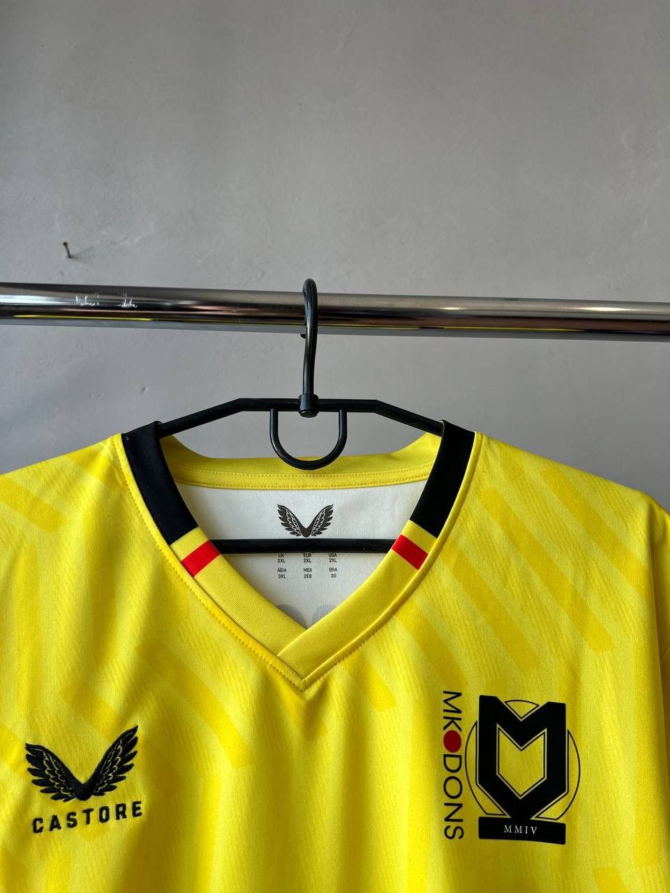 Castore 2023 MK DONS GOALKEEPER 2 SOCCER JERSEY FOOTBALL SHIRT XXL Size US XXL / EU 58 / 5 - 4 Thumbnail