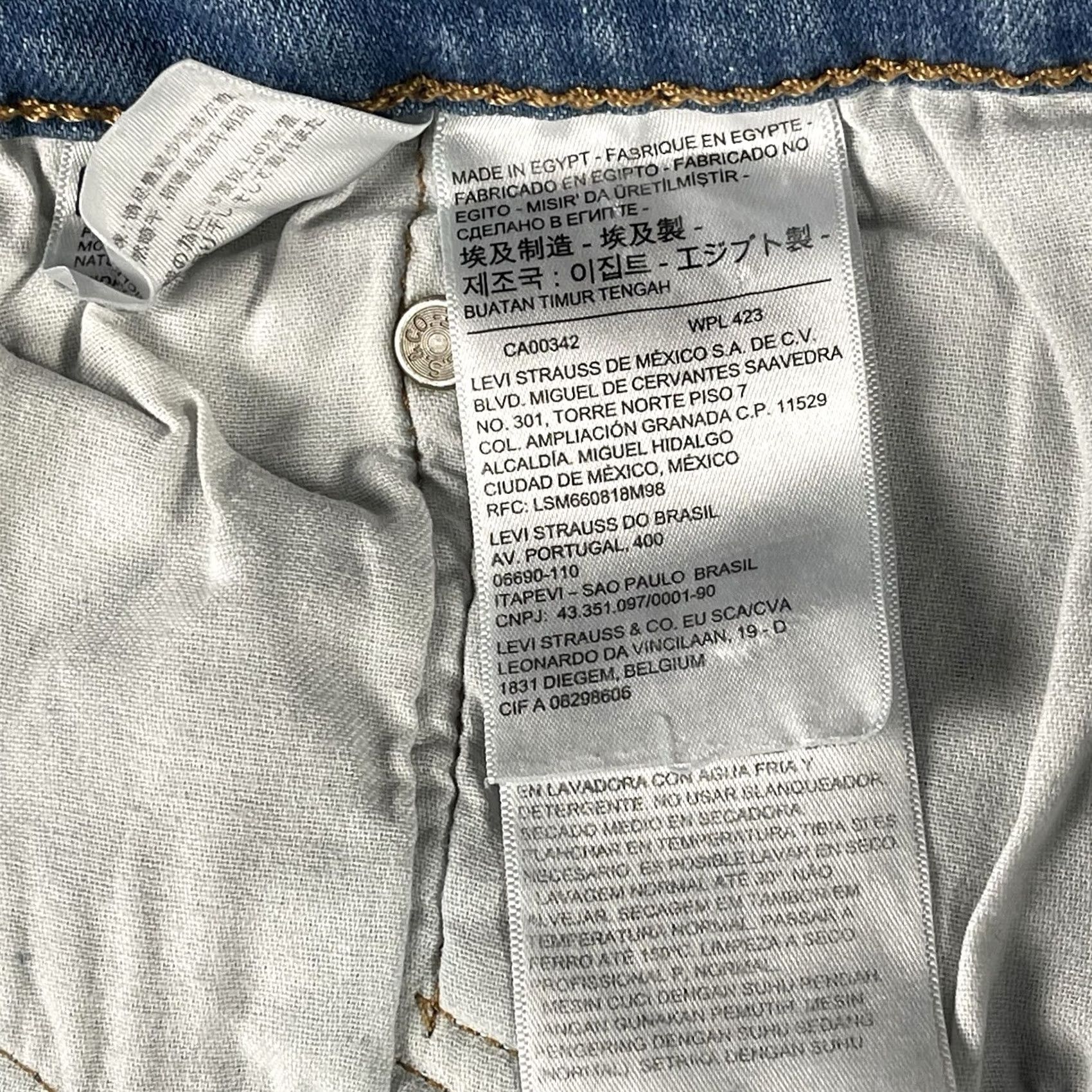 Levi's Levi's 514 Jeans Men 38X32 Light Blue Wash Distressed Straight Leg Regular Rise 5-Pocket Denim USA 90s Grunge Size US 38 / EU 54 - 7 Thumbnail