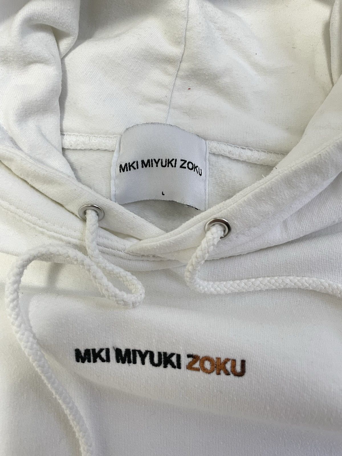 Japanese Brand × Mki Miyuki Zoku × Vintage MKI Miyuki Zoku Japanese Brand White Hoodie Center Logo Size US L / EU 52-54 / 3 - 9 Thumbnail