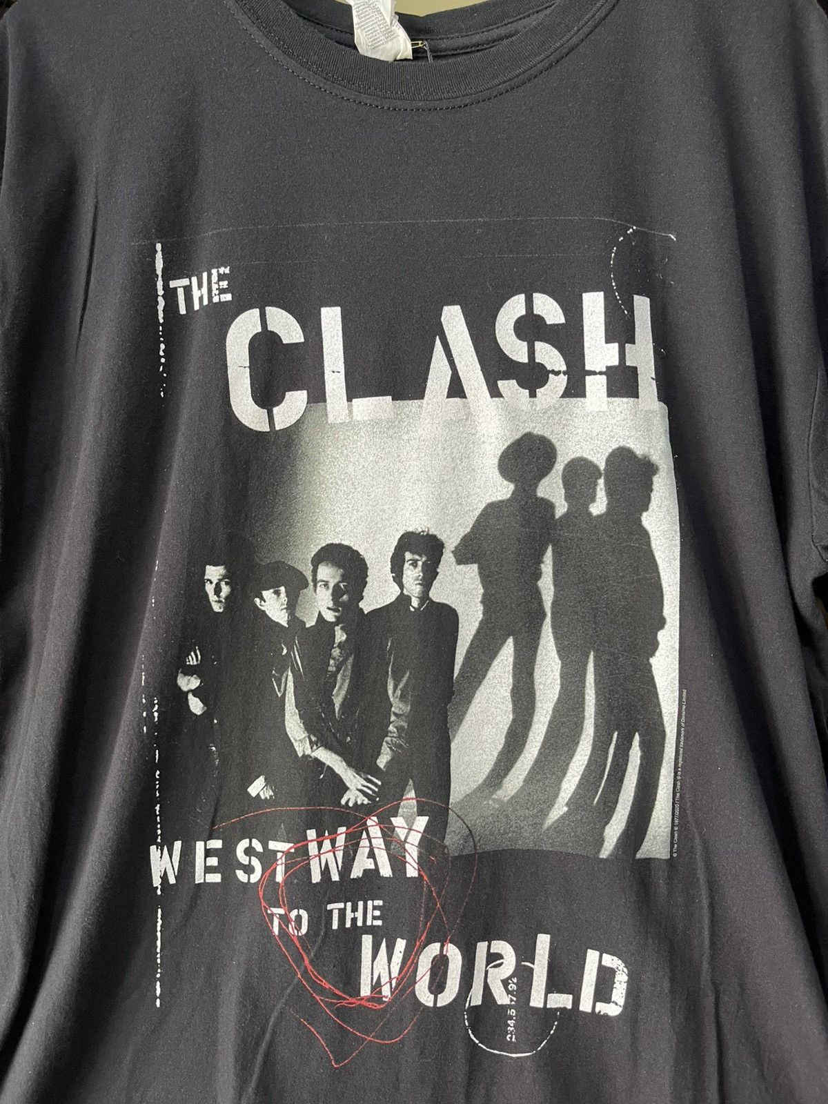 Band Tees Awesome - The Clash - West Way To World - Black Graphic Size US XL / EU 56 / 4 - 2 Thumbnail