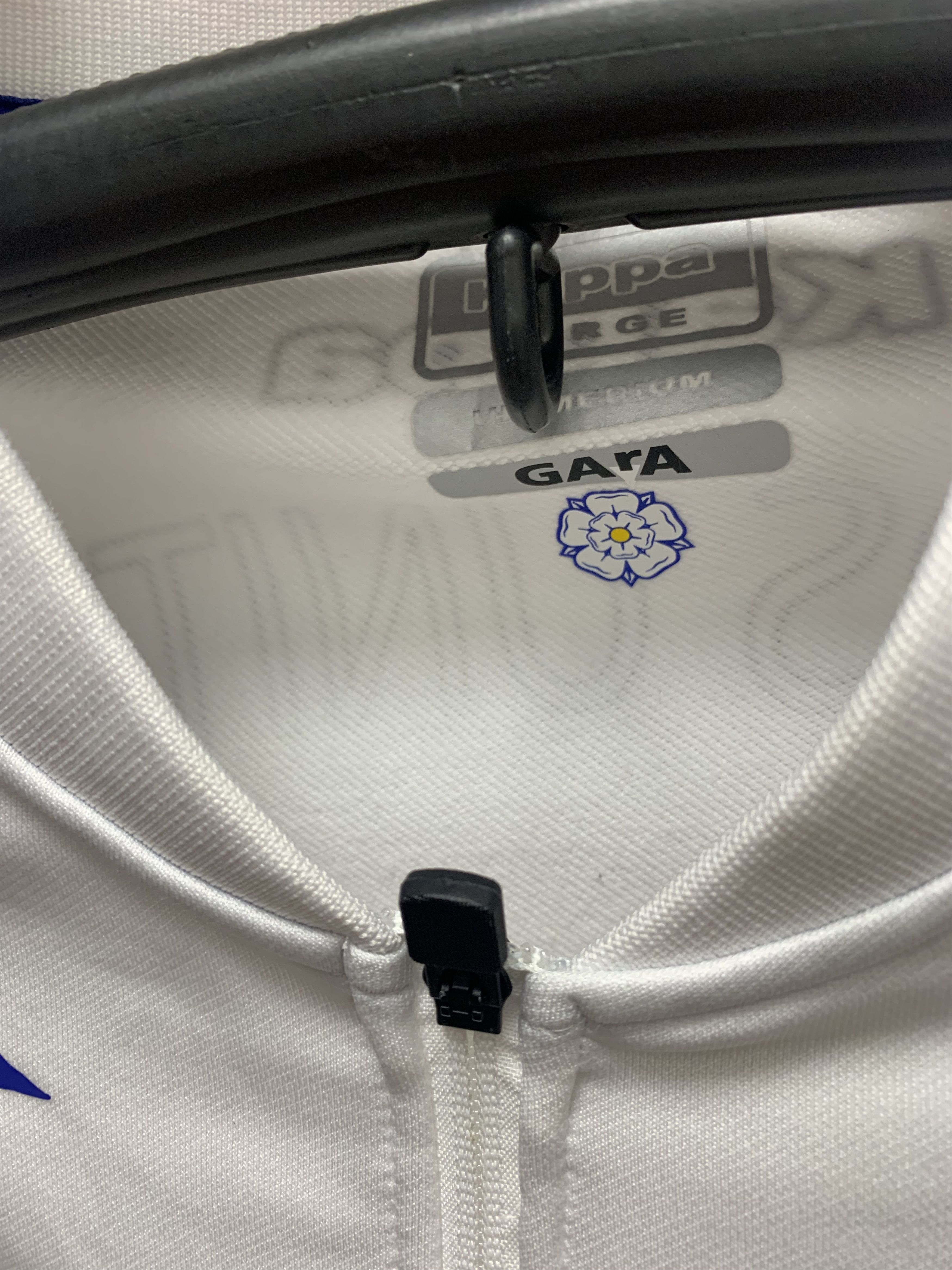 Kappa Leeds United kappa soccer white bomber M sz gava Size US M / EU 48-50 / 2 - 7 Thumbnail