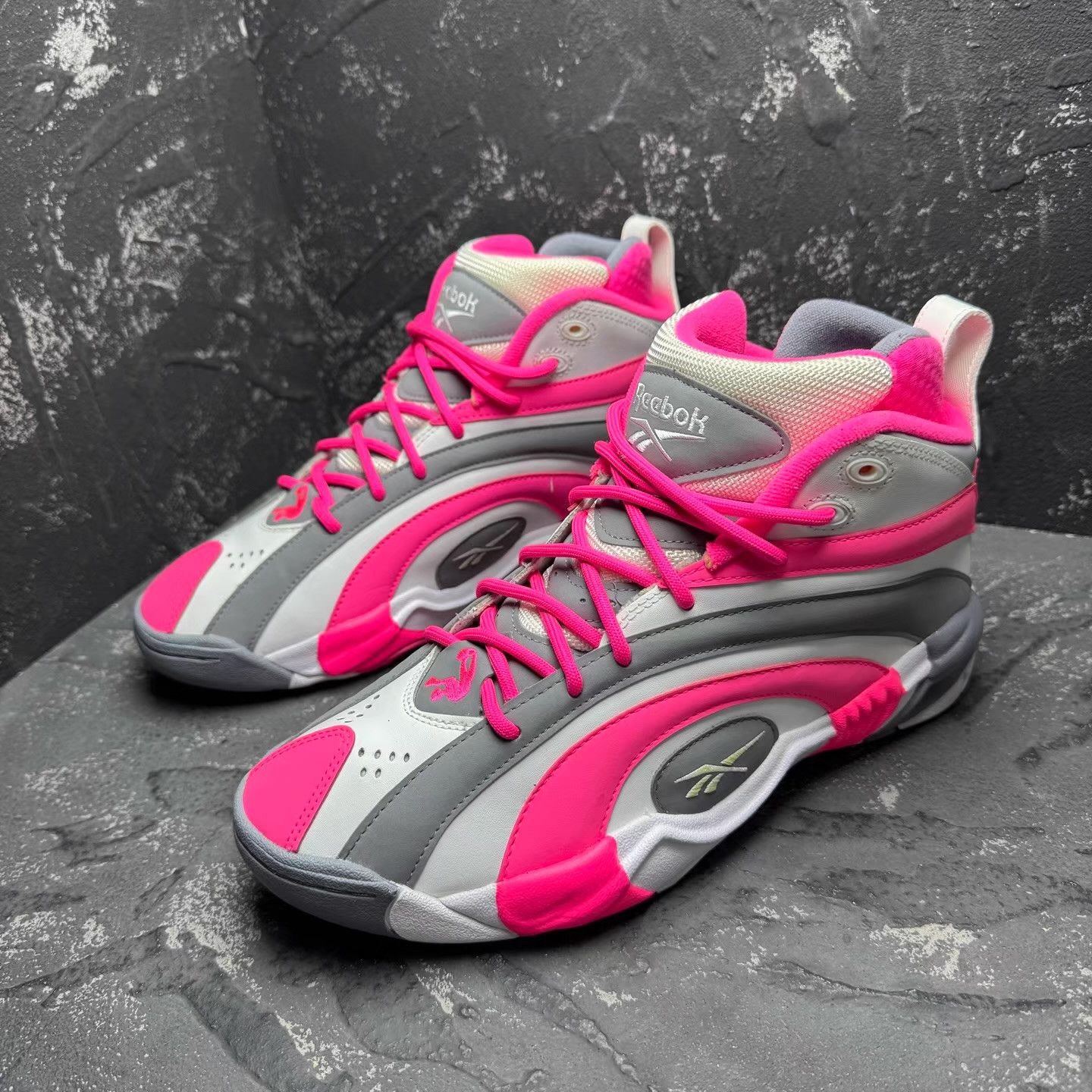 Reebok Reebok Shaquille O'Neal Gray White Pink Annual Ring Q10 Size US 9 / EU 42 - 1 Thumbnail