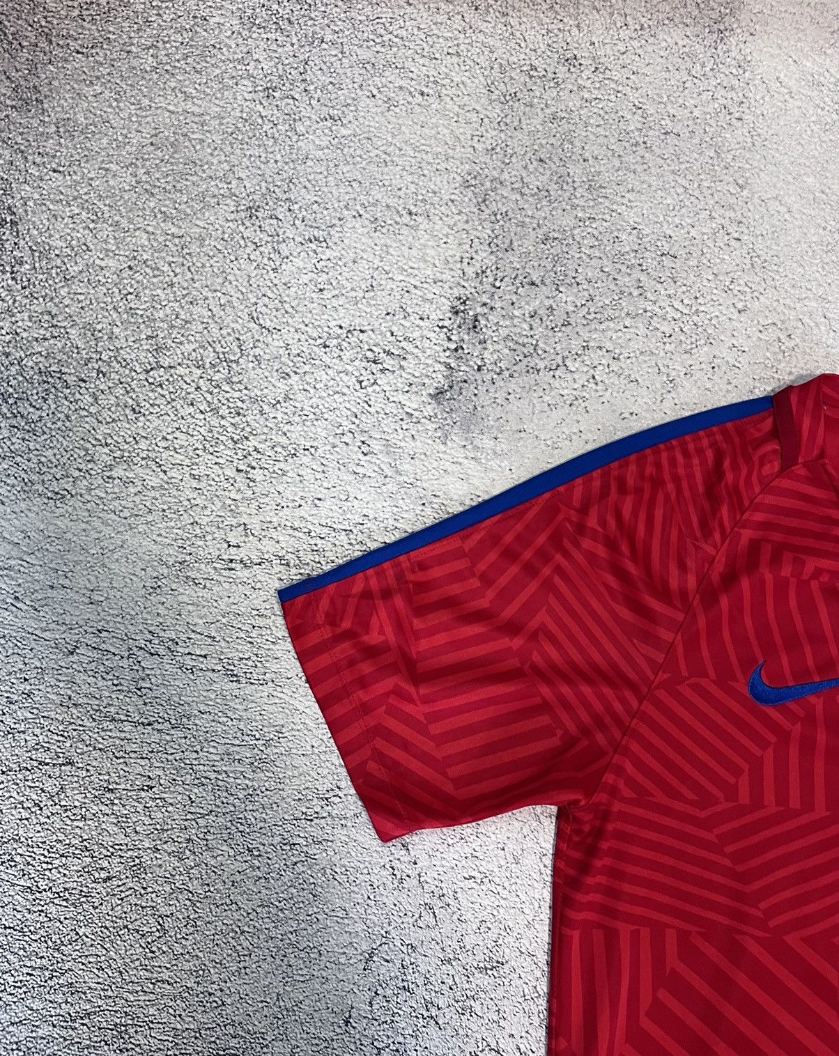 Nike Nike FC Barcelona Mens Jersey Training Soccer Football Shirt Size US S / EU 44-46 / 1 - 4 Thumbnail
