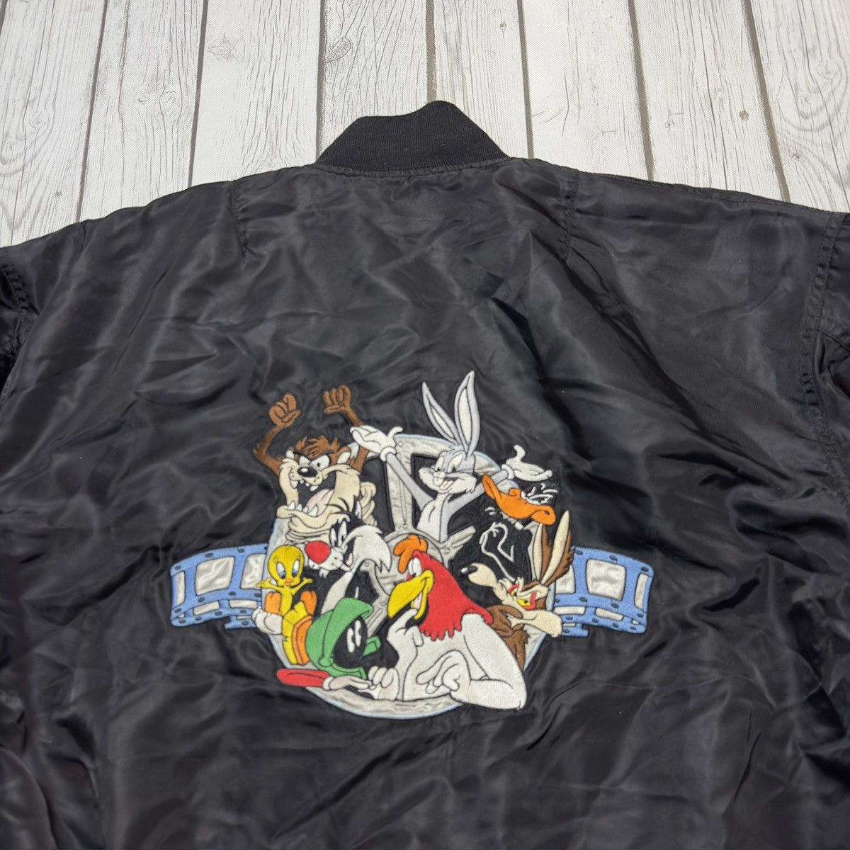 Vintage Vintage Looney Tunes bomber jacket Size US S / EU 44-46 / 1 - 3 Thumbnail