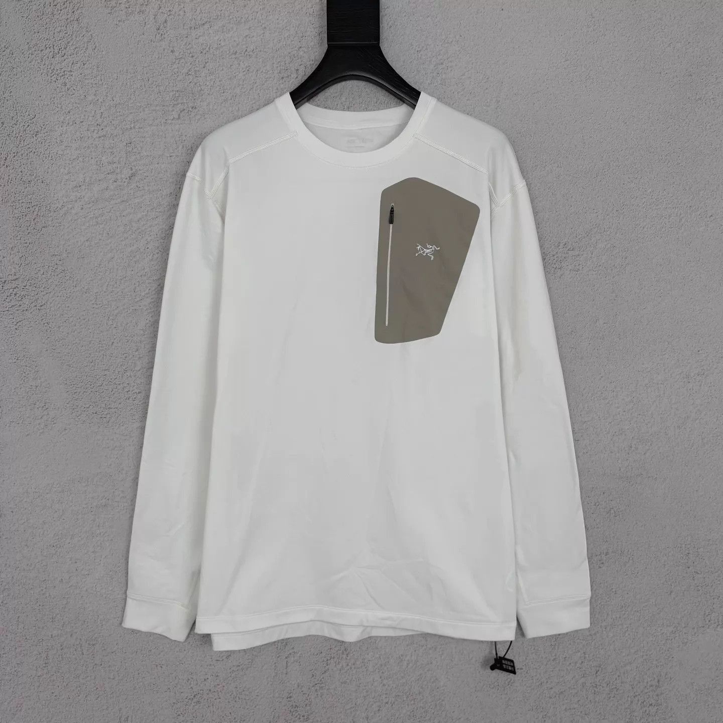 Arc'teryx White Long Sleeve Shirt with Chest Pocket Size US L / EU 52-54 / 3 - 1 Thumbnail