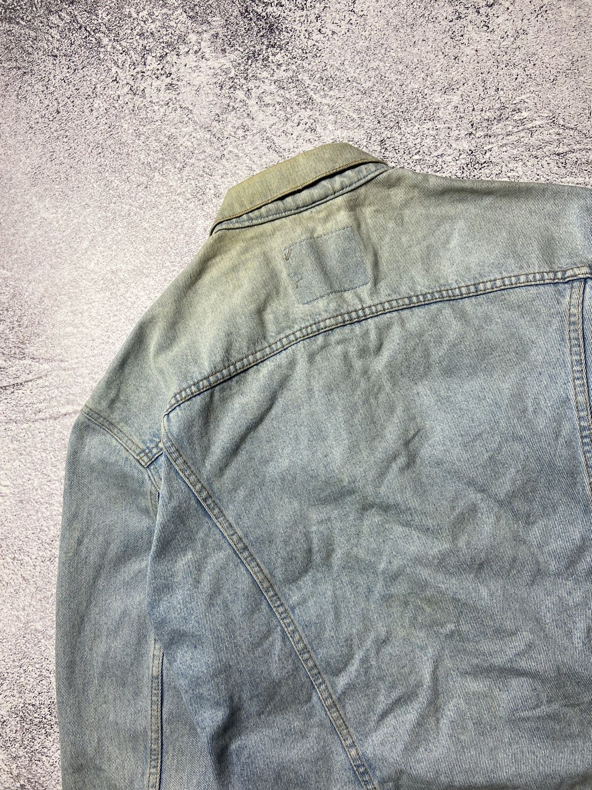 Levi's × Levi's Vintage Clothing Rare 90s Levi’s Denim Jacket Blue Distressed Jeans Size US XL / EU 56 / 4 - 17 Thumbnail