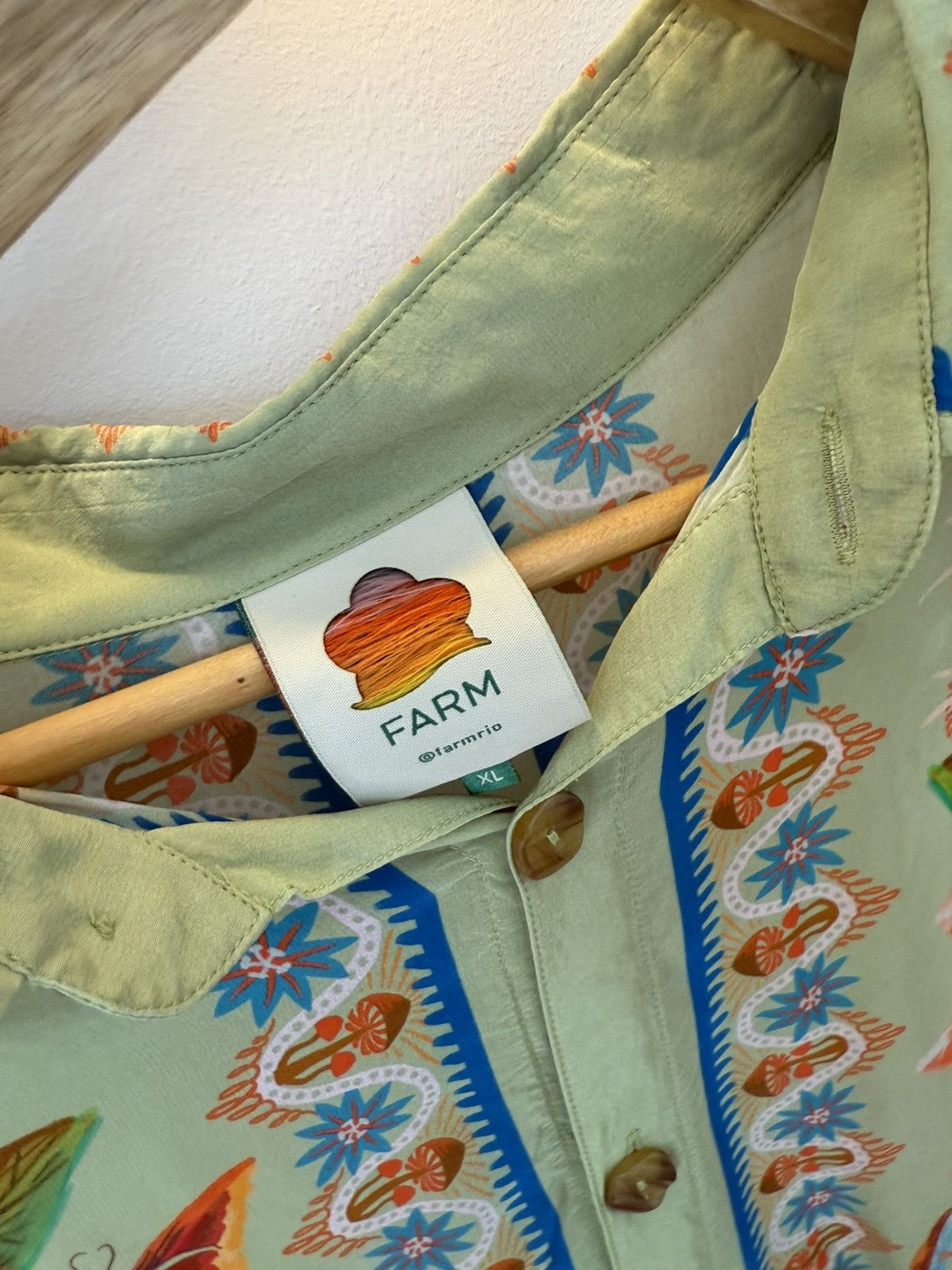 Farm Rio Farm Rio XL viscose shirt Size US XL / EU 56 / 4 - 2 Thumbnail