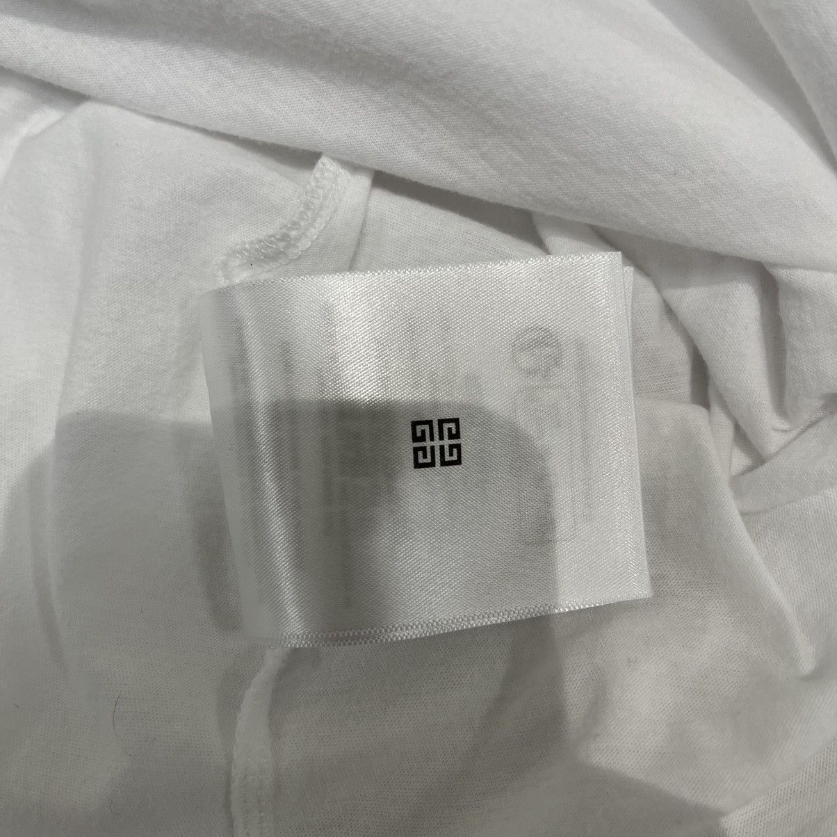 Givenchy Givenchy Logo Distressed Tee White Size US XL / EU 56 / 4 - 9 Thumbnail