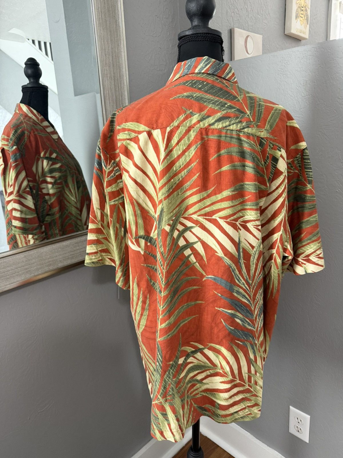 Tommy Bahama Tommy Bahama 100% silk Hawaiian camp shirt tropical large Size US L / EU 52-54 / 3 - 3 Thumbnail