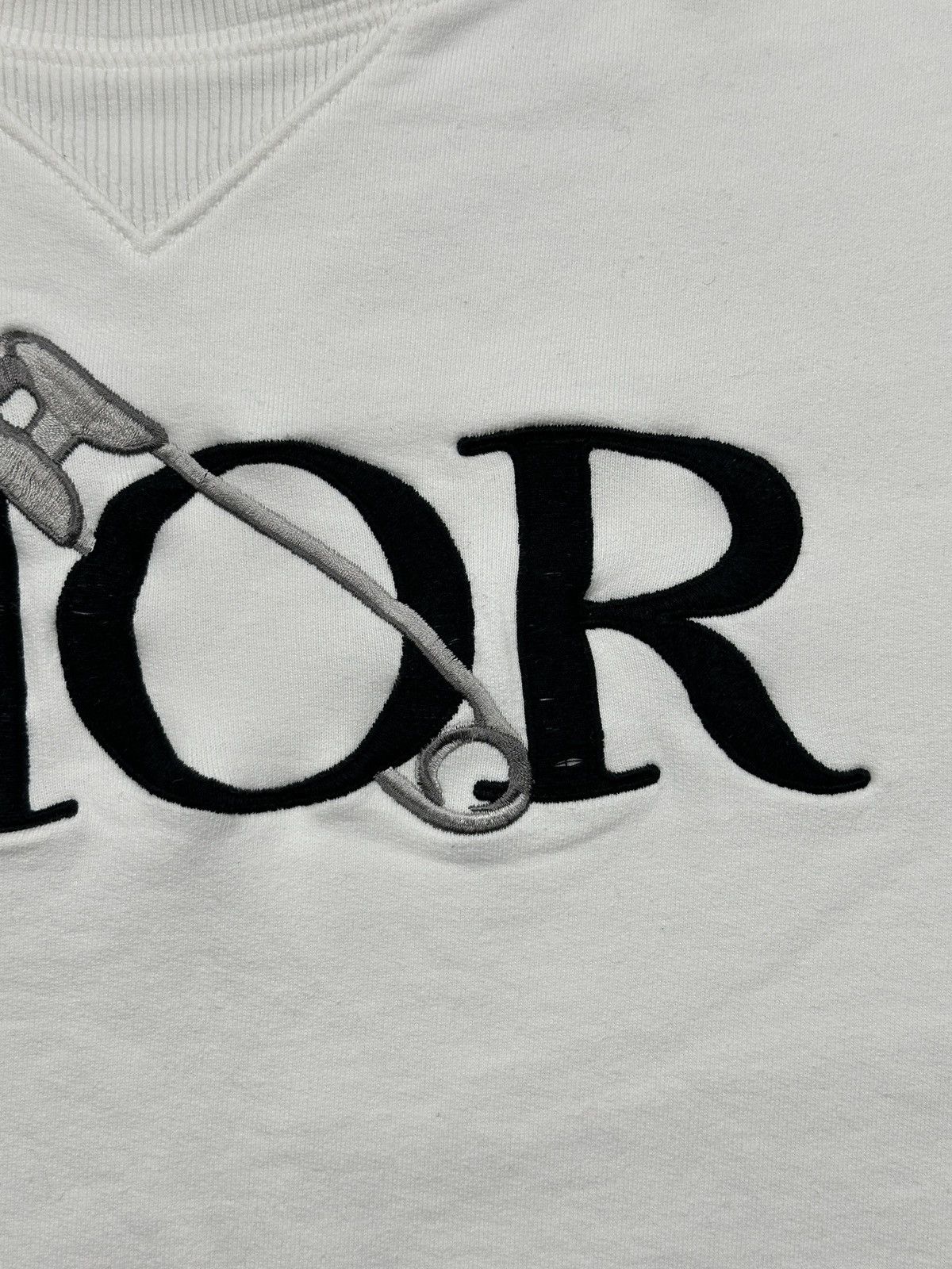Dior Dior Safety Pin Embroidered Logo Sweatshirt White Lux Fleece Size US L / EU 52-54 / 3 - 13 Thumbnail