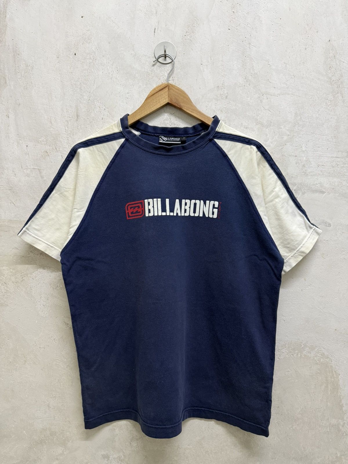 Billabong 2000s Distressed Billabong Script y2k Tee Size US M / EU 48-50 / 2 - 1 Thumbnail