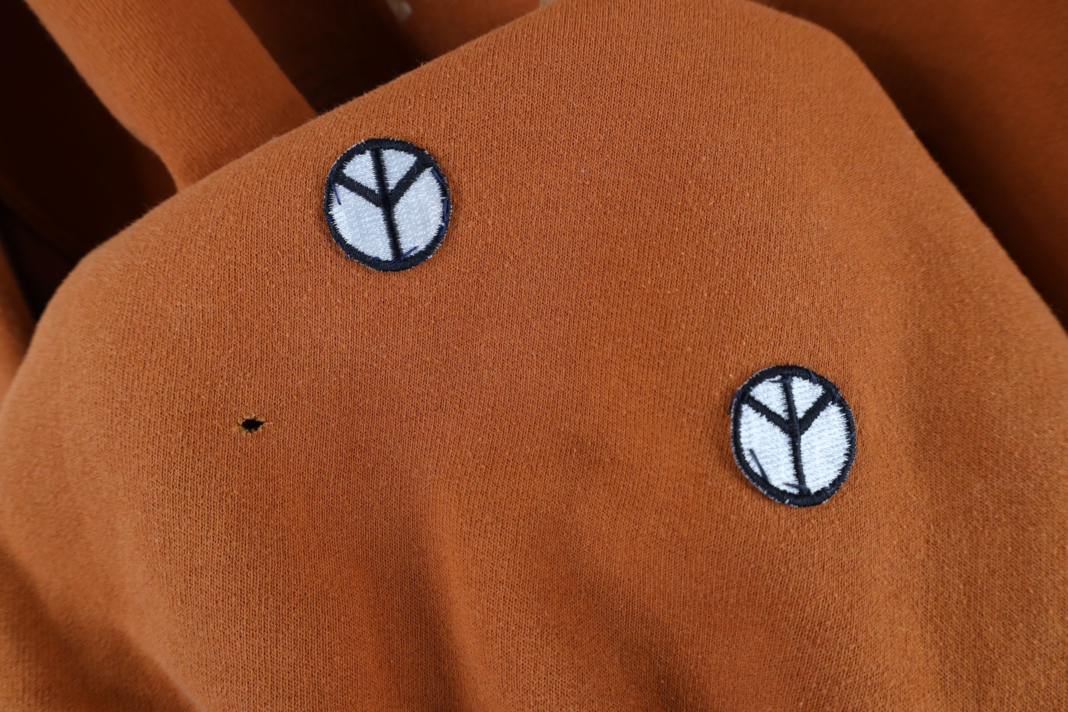 Vintage Vintage Y2K 2006 Dr Seuss Hears A Who Sweatshirt Orange Size US XL / EU 56 / 4 - 10 Thumbnail