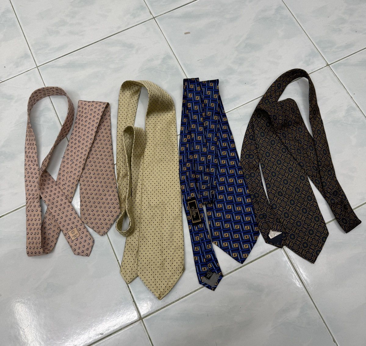 Balenciaga 🔥🔥🔥4 PCS NECKTIES CHANEL BALENCIAGA FENDI CHAPS RALPH LAUREN Size ONE SIZE - 1 Thumbnail