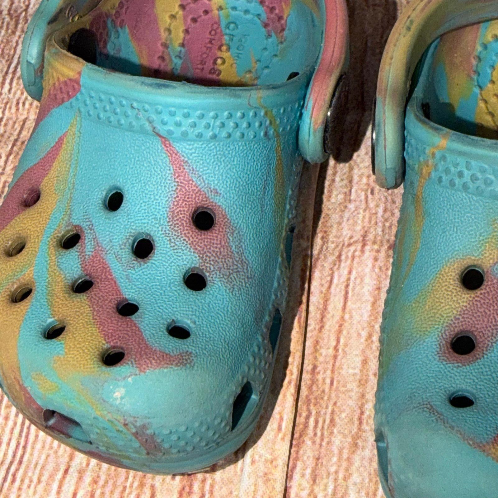Crocs Baby Girl size 4 Crocs Size US 4 / IT 34 - 2 Thumbnail