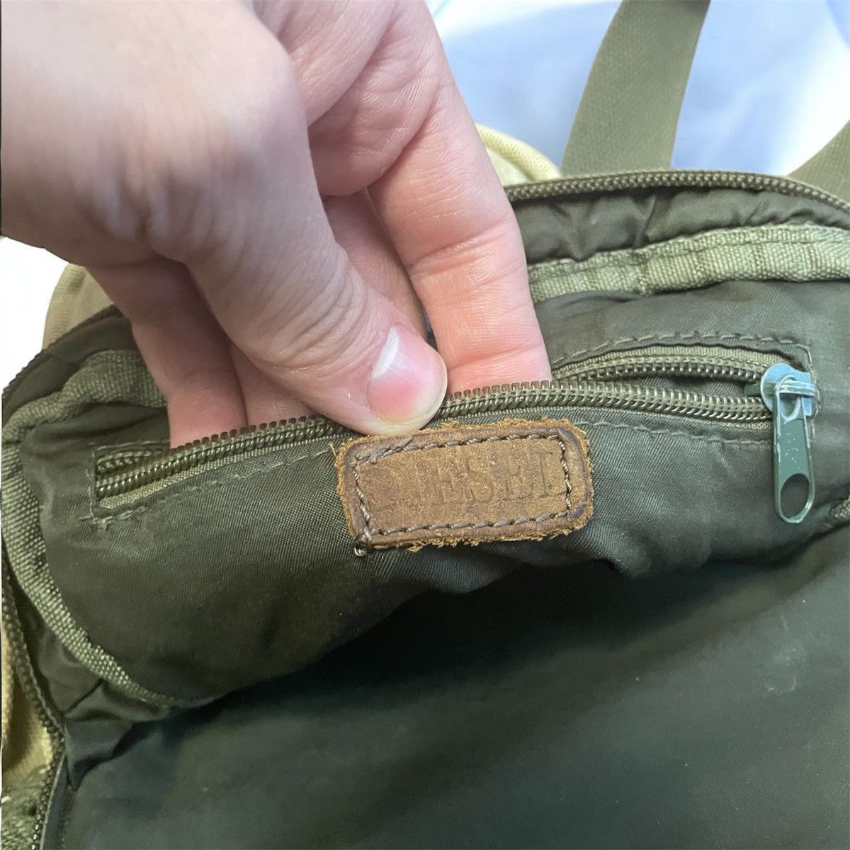 Diesel × Vintage Vintage Diesel Spare Parts Red Tag Bag Distressed Size ONE SIZE - 8 Thumbnail