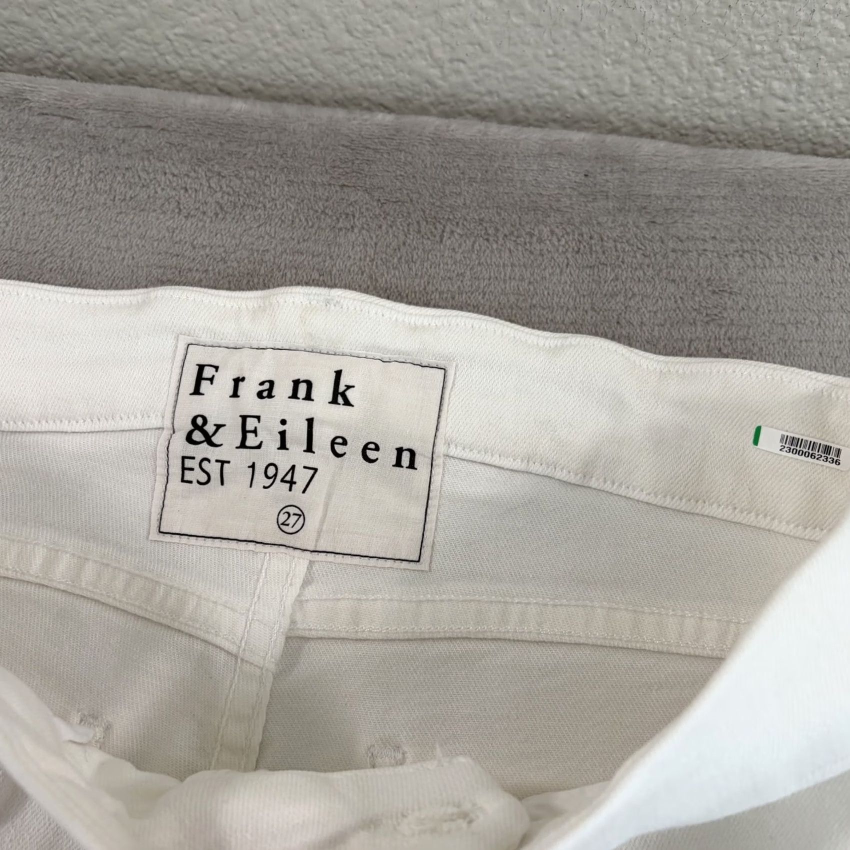 Frank & Eileen Frank & Eileen White Denim Jeans 5-Pocket Straight Skinny? No, Straight 27 Womens Cotton Blend Spandex Zip Fly 28 Inseam Vintage: No Size 27" / US 4 / IT 40 - 2 Thumbnail