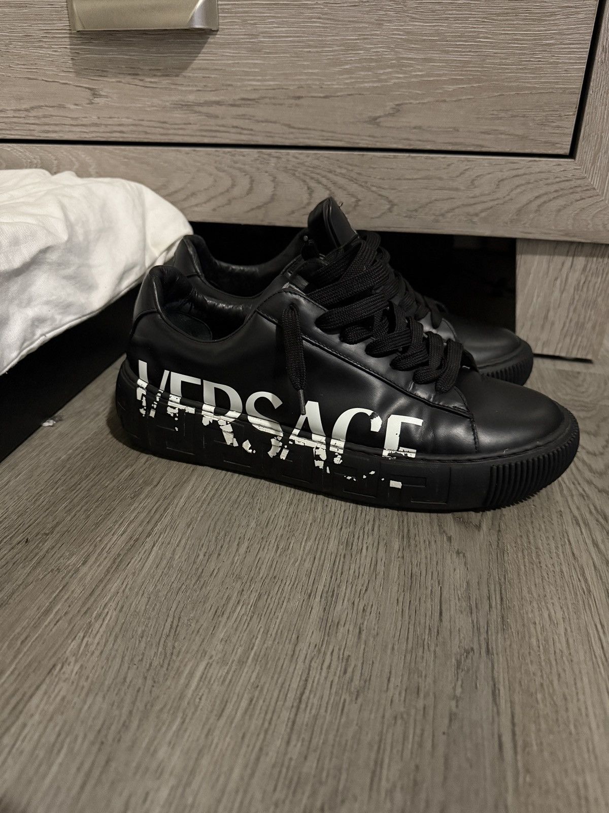 Versace Versace Medusa Greca Low Size US 7 / EU 40 - 1 Thumbnail