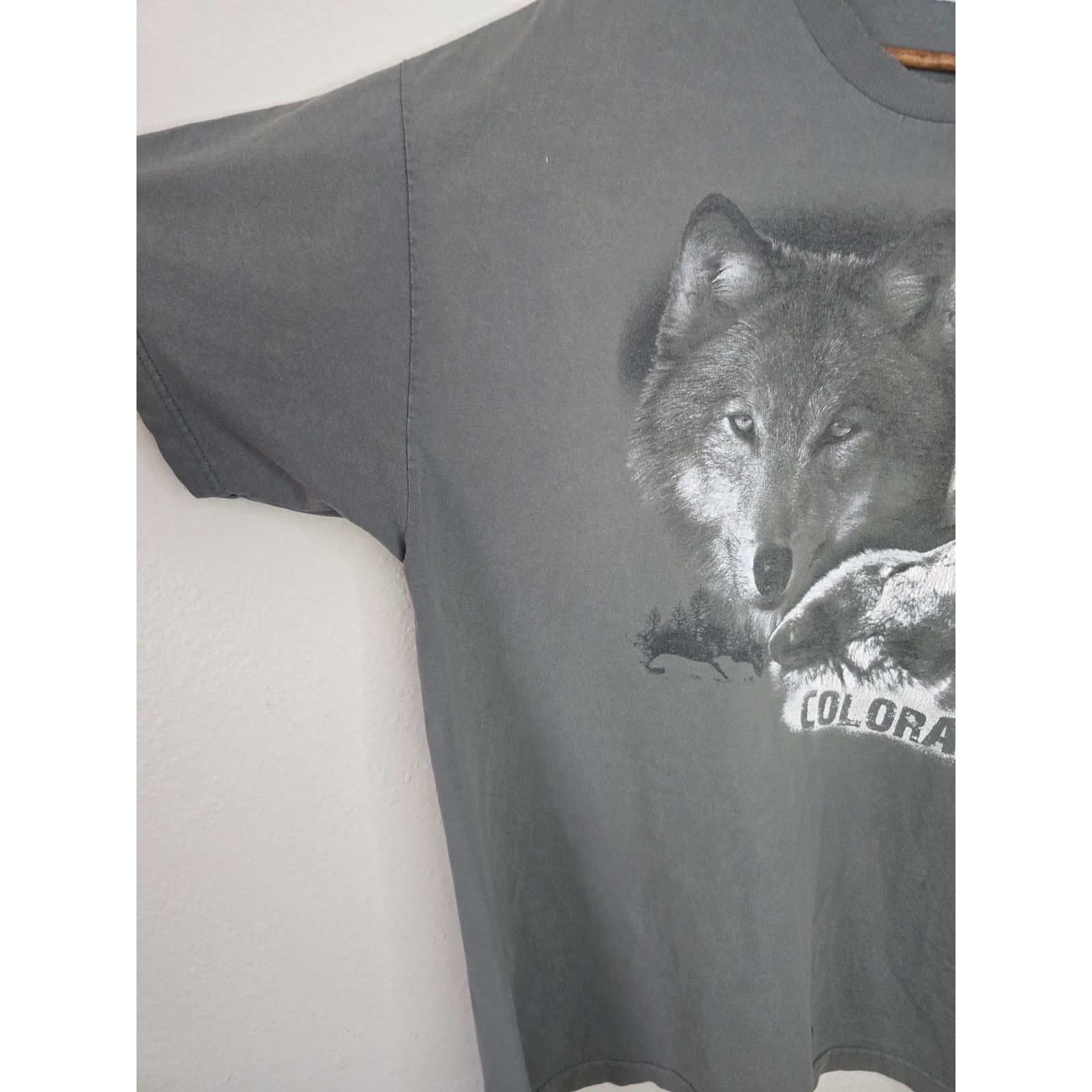 Other Wolf Colorado Animal Short Sleeve Gray Distressed XL Tee Size US XL / EU 56 / 4 - 8 Thumbnail