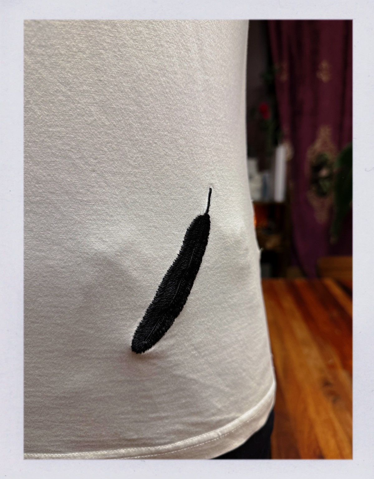 Other GXG White Graphic Tee – Birds & Feather Design – Size M Size US M / EU 48-50 / 2 - 4 Thumbnail