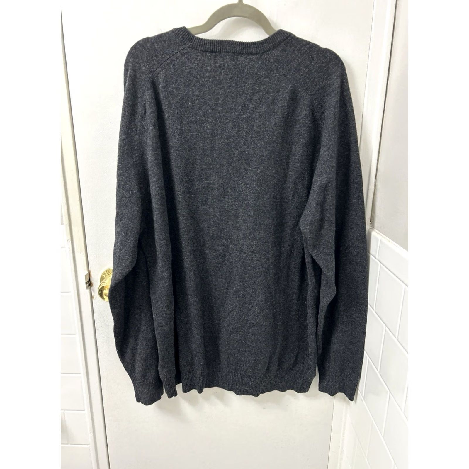 Vintage VINTAGE? No. LL Bean Sweater Mens XL Tall Charcoal Gray 100% Lambswool V-Neck Pullover L/S Size US XL / EU 56 / 4 - 7 Thumbnail