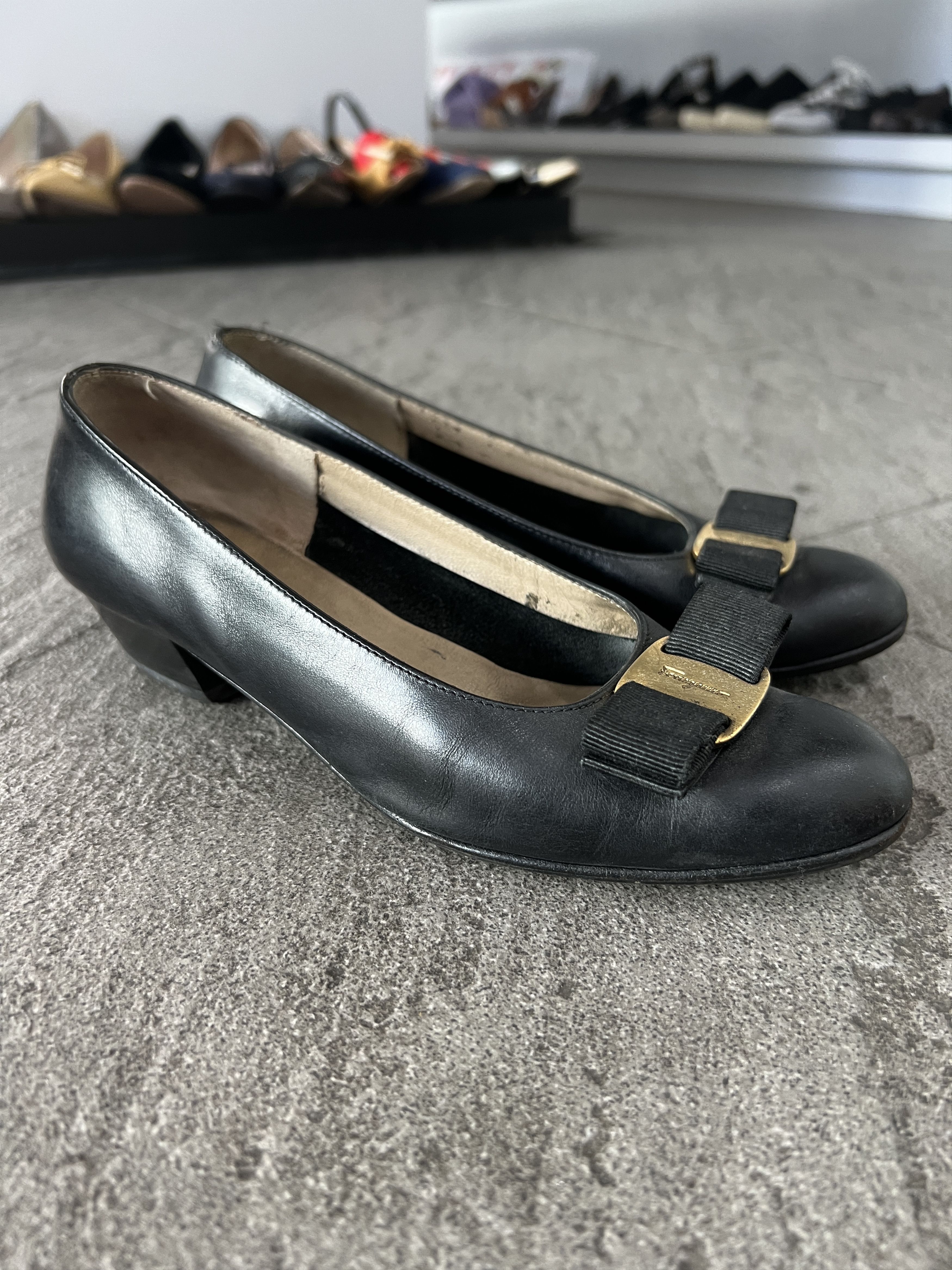 Salvatore Ferragamo Ferragamo Vara Bow Heels Black Leather Size 5C Size US 5 / IT 35 - 5 Thumbnail