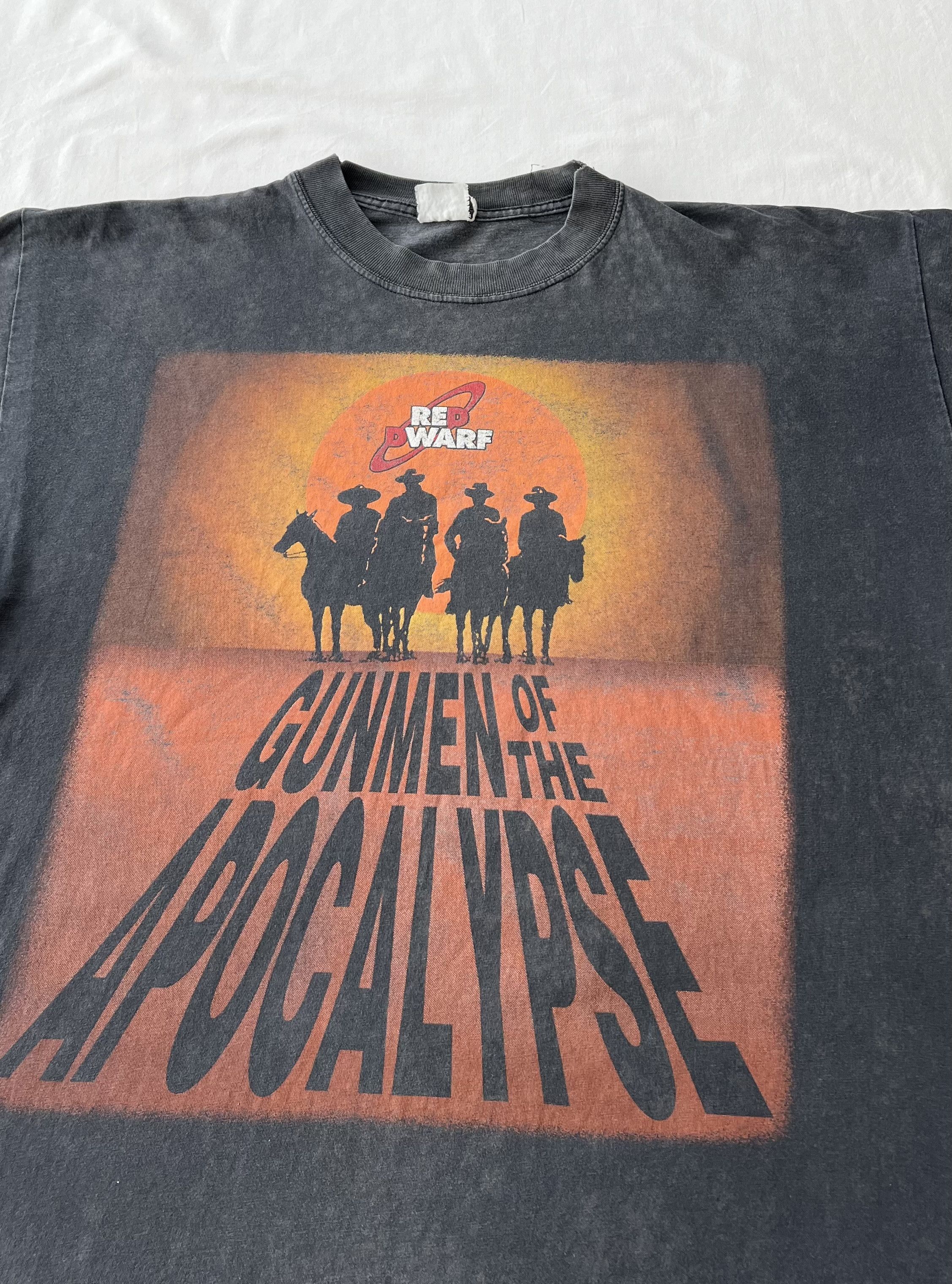 Vintage Vintage 90s Red Dwarf BBC Movie Black T-shirt Size US L / EU 52-54 / 3 - 4 Thumbnail