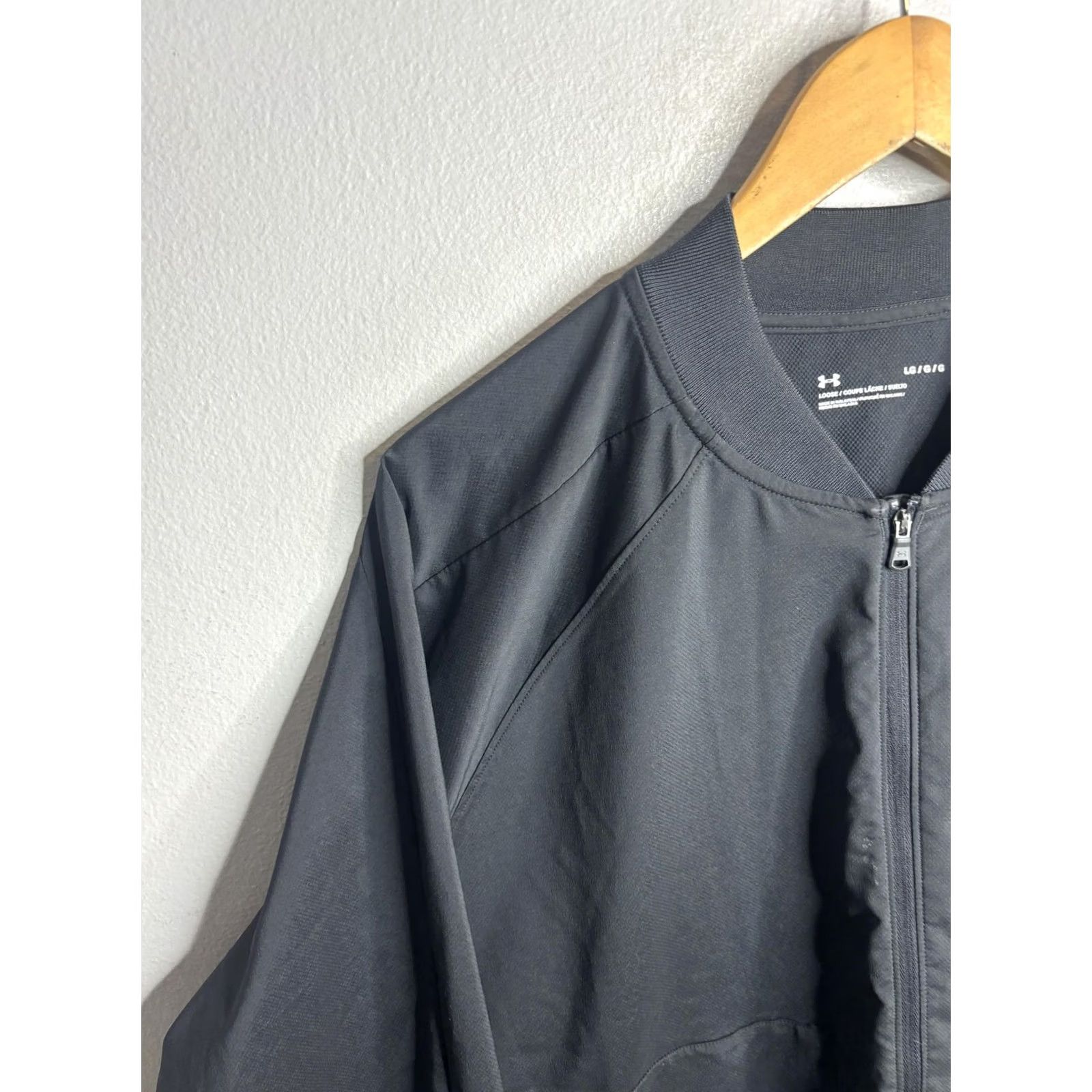 Under Armour Under Armour Jacket Mens Large Black Full Zip Lightweight Athletic Loose Fit Size US L / EU 52-54 / 3 - 2 Thumbnail