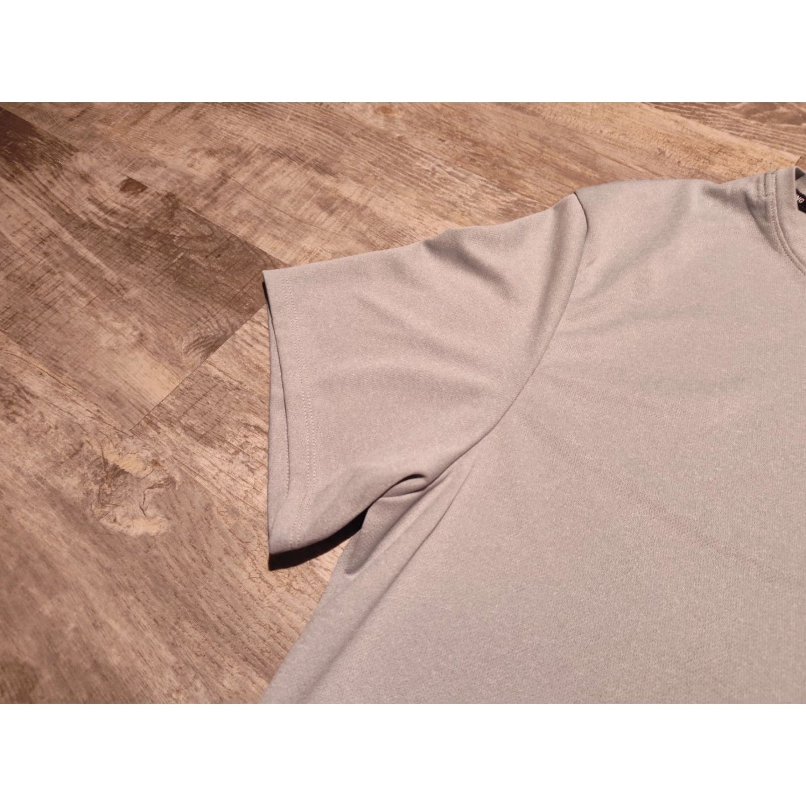 Nike Nike Dri-FIT UV40 Running Top T-Shirt Gray DV9315-098 Men's XL NWT Brand Nike Dri-FIT UV40 Running Top T-Shirt Gray DV9315-098 Men’s XL NWT Size US XL / EU 56 / 4 - 4 Thumbnail