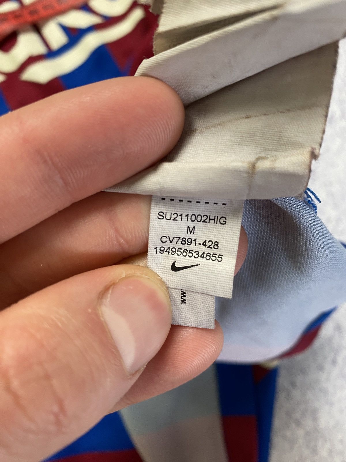 Nike Barcelona Nike 2021/2022 Home Soccer Jersey Football Shirt Size US M / EU 48-50 / 2 - 20 Thumbnail