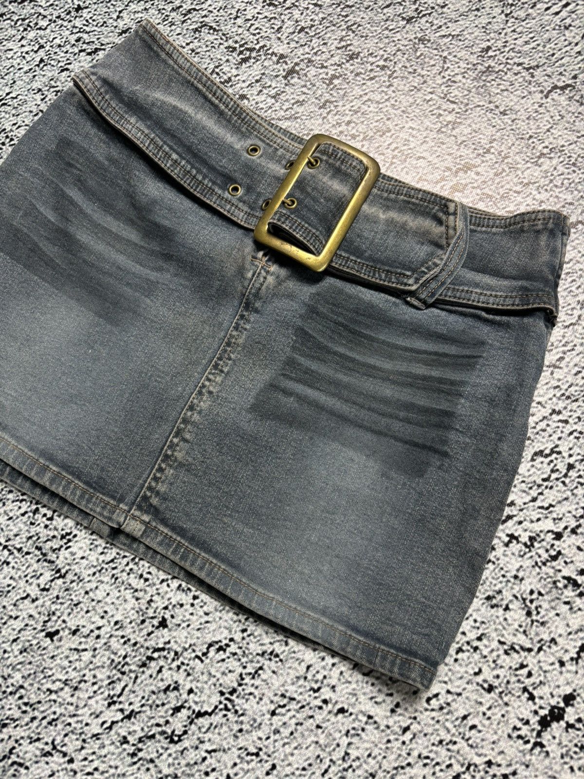 If Six Was Nine 90s Belted washed and cool faded mini skirt Size 27" / US 4 / IT 40 - 2 Thumbnail