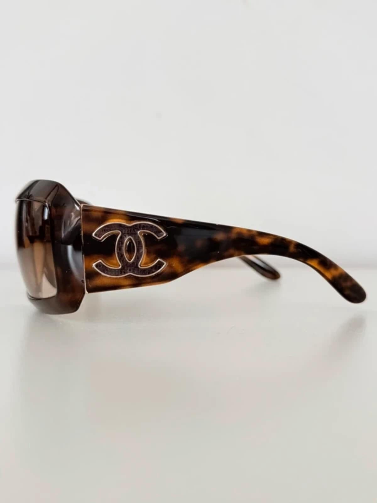Chanel Chanel 6022-Q Oversized Tortoiseshell Sunglasses Size ONE SIZE - 3 Thumbnail