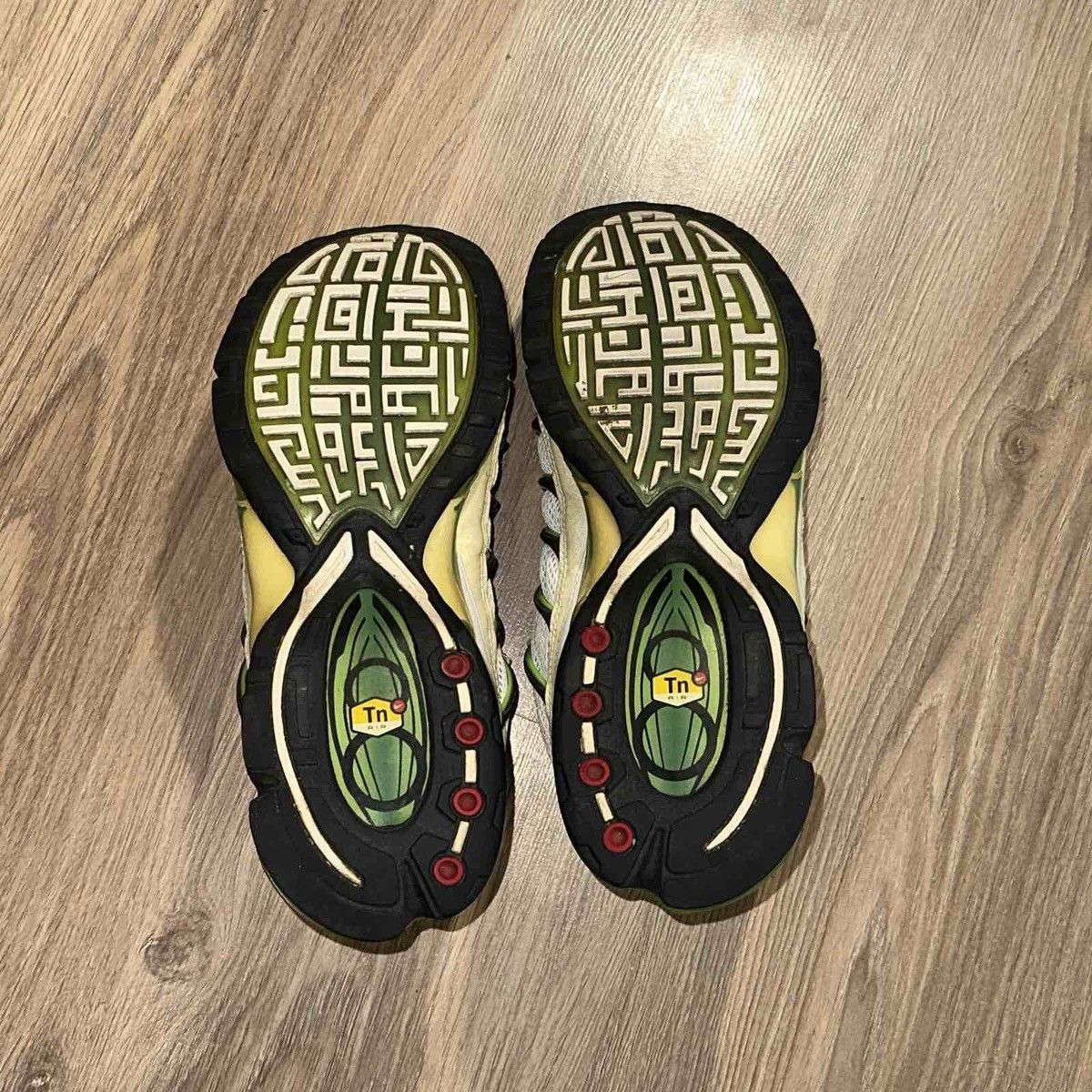 Nike Nike air max plus tn8 emerald green Size US 11 / EU 44 - 4 Thumbnail