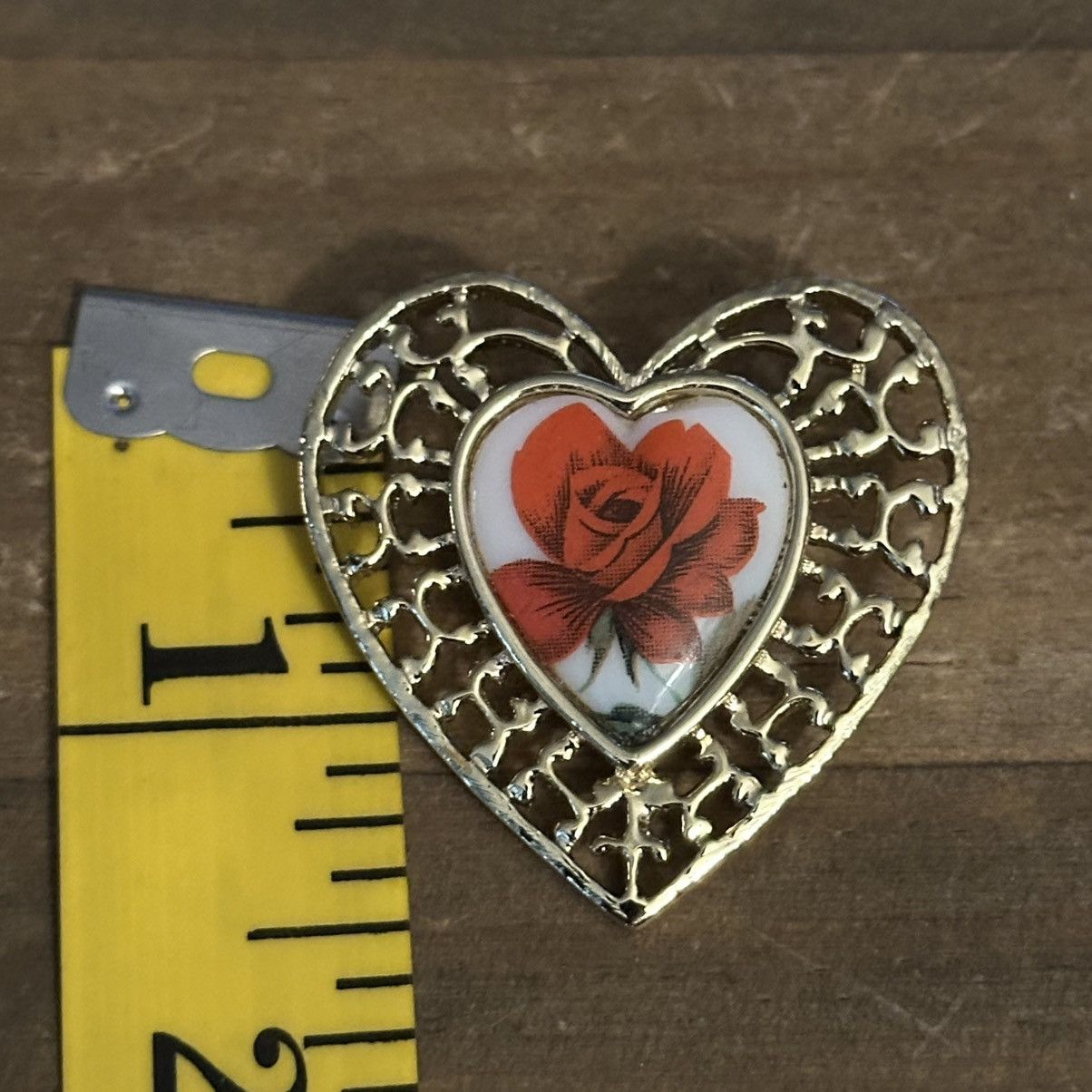 Vintage Vintage gold tone filigree porcelain rose center brooch Size ONE SIZE - 2 Thumbnail