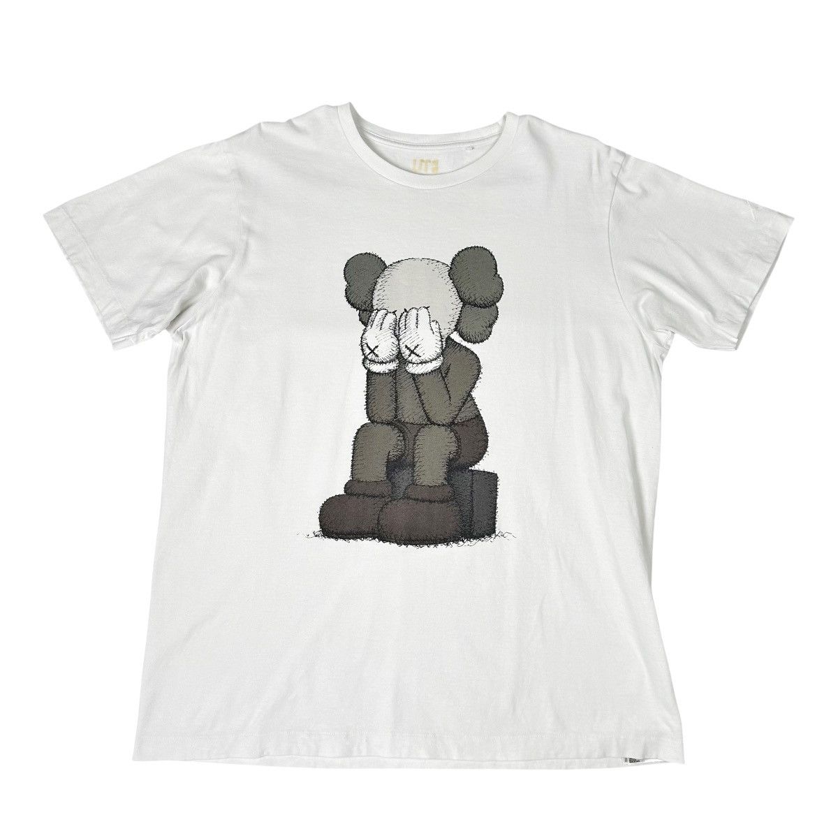 Kaws × Uniqlo KAWS x Uniqlo Passing Through Tee Size Large US Sizing Size US L / EU 52-54 / 3 - 1 Thumbnail
