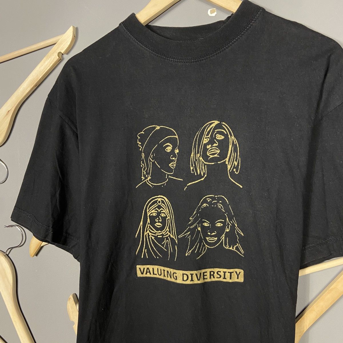 Band Tees × Vintage Vintage HM Prison Service Valuing diversity t-shirt Size US L / EU 52-54 / 3 - 3 Thumbnail