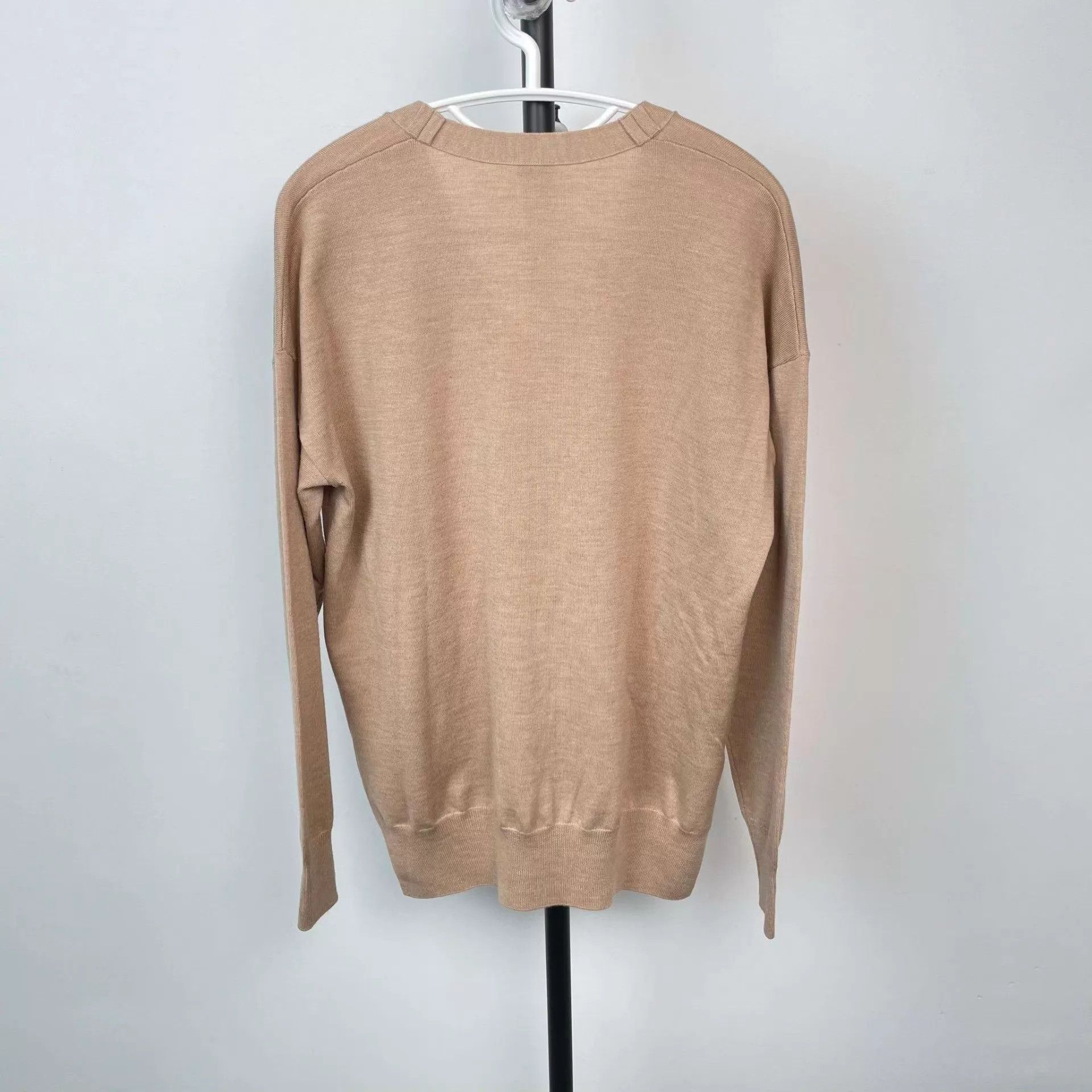 Loewe Loewe 97 New Embroidered Logo Pocket Cardigan XS Size XS / US 0-2 / IT 36-38 - 2 Thumbnail