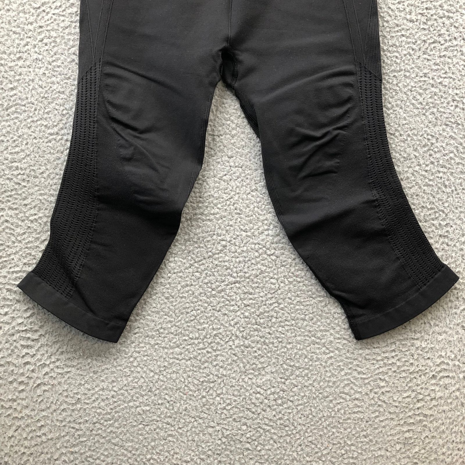 Lululemon Lululemon In The Flow Crop Leggings Women 4 Seamless Medium Size 27" / US 4 / IT 40 - 4 Thumbnail