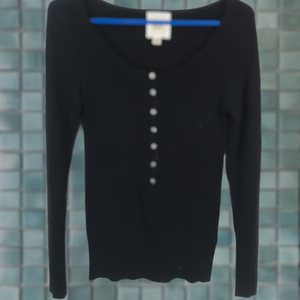 Old Navy Old Navy Est 1994 Womens Long Sleeves Button Front Black Knitted Sweater Size M Size M / US 6-8 / IT 42-44 - 1 Thumbnail