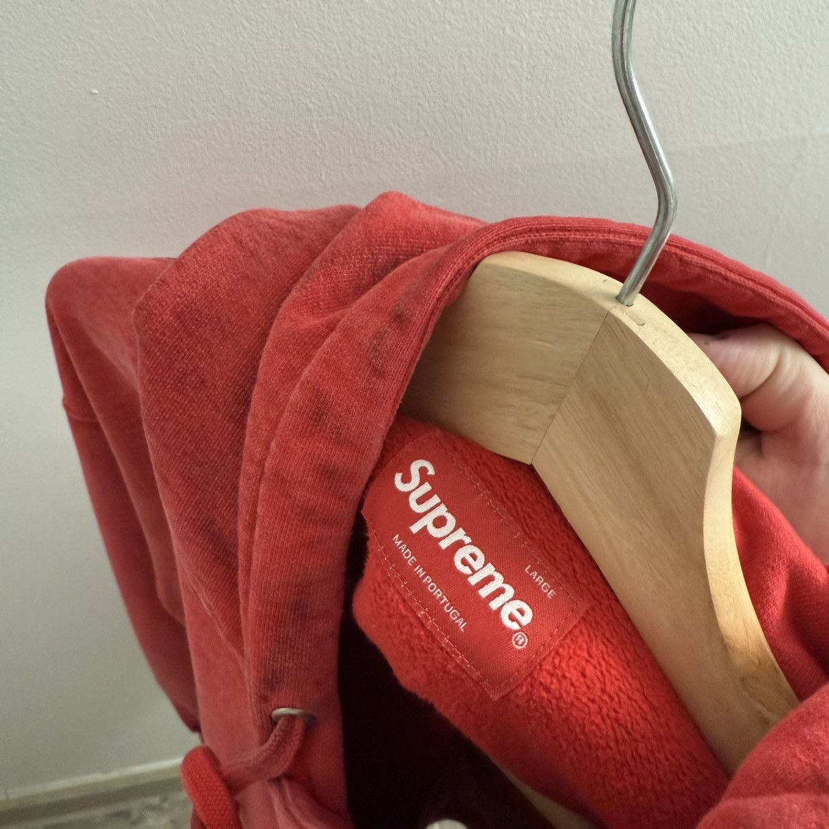 Supreme Supreme Tonal Embroidered Logo Hoodie Red Sz Large FW15 Size US L / EU 52-54 / 3 - 5 Thumbnail