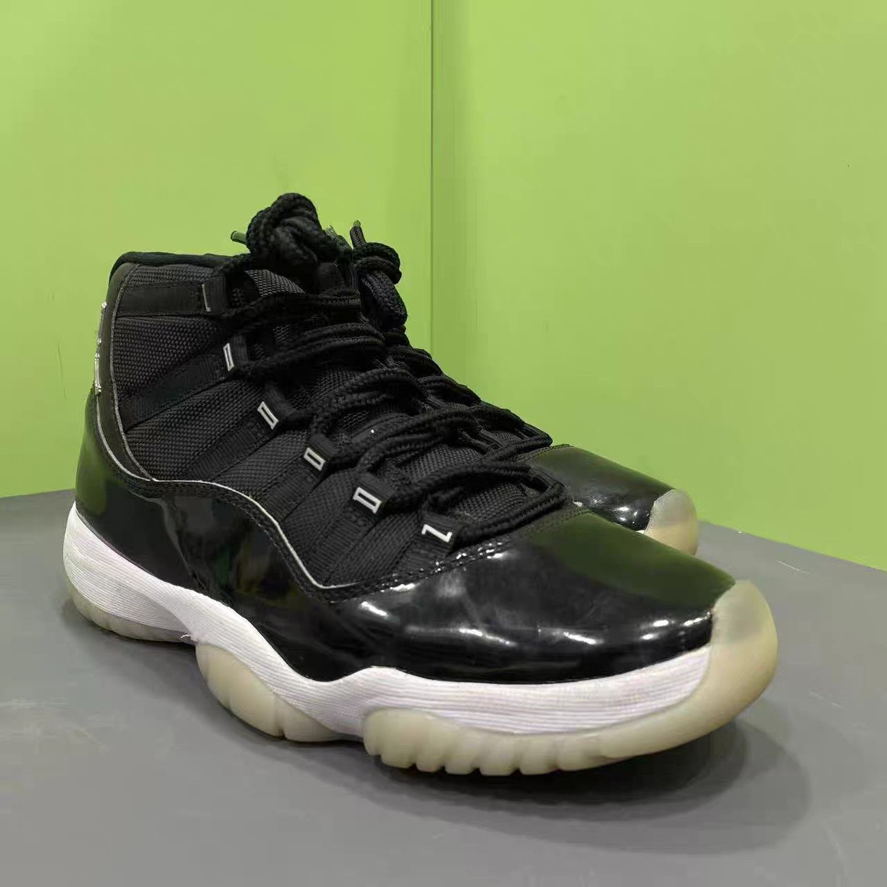 Nike AJ11 Black Silver Jubilee Basketball Shoes K15 Size US 10 / EU 43 - 3 Thumbnail