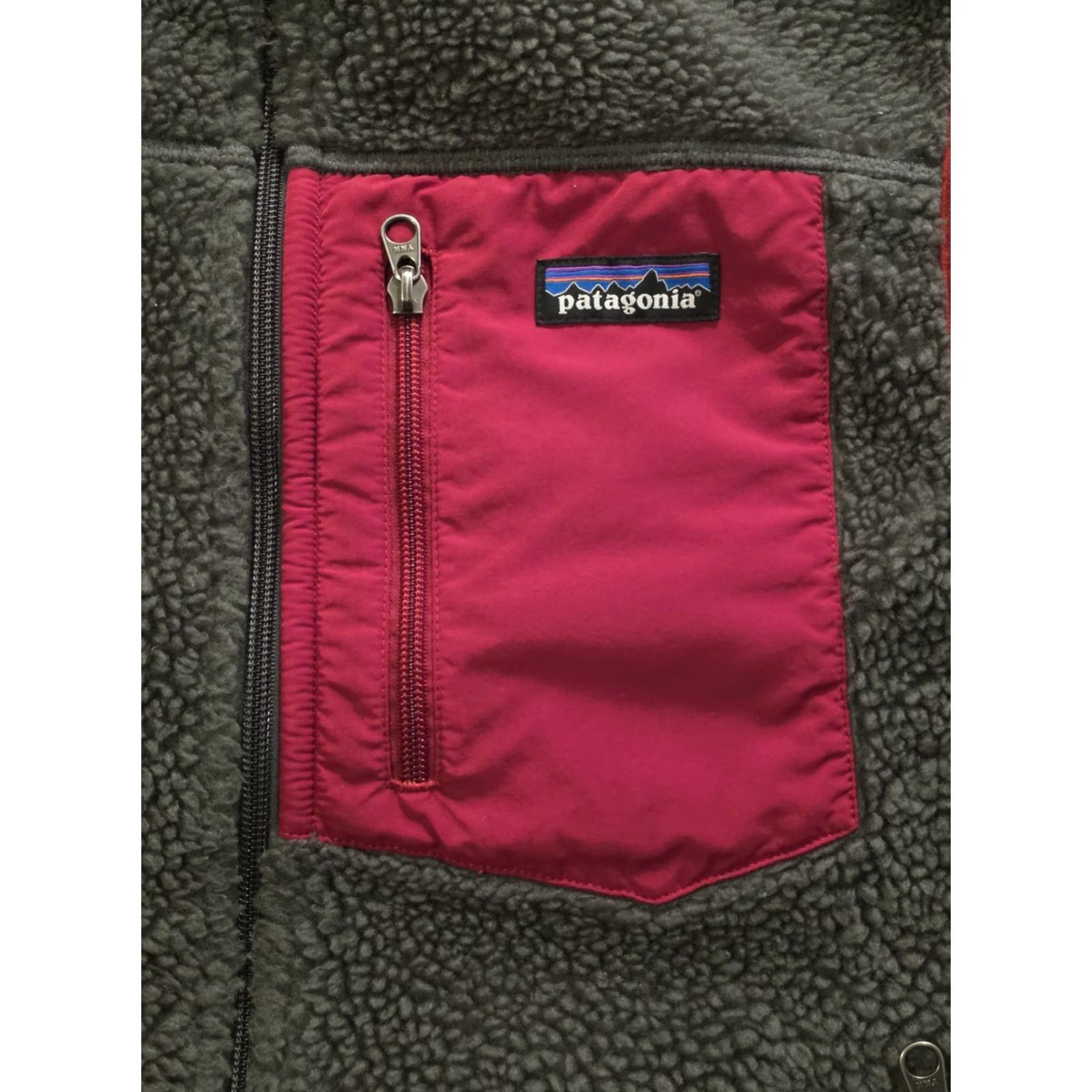 Patagonia Patagonia Vest Main Selling Point: Classic Retro-X Deep Pile Fleece Vest Dark Gray Red Trim Mens M Size US M / EU 48-50 / 2 - 3 Thumbnail