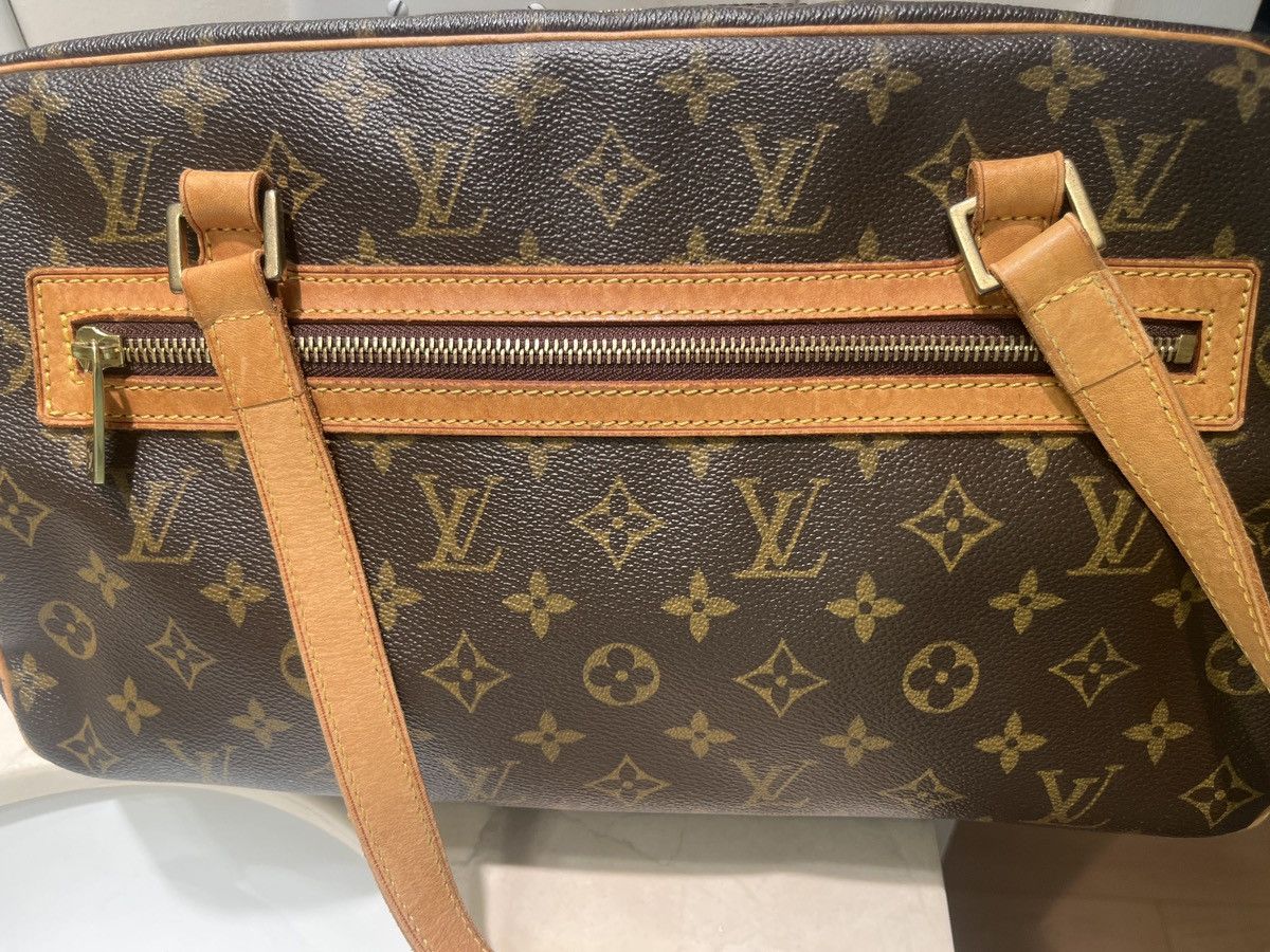 Louis Vuitton Louis Vuitton Monogram Cite GM large shoulder bag, EUC! Size ONE SIZE - 20 Thumbnail